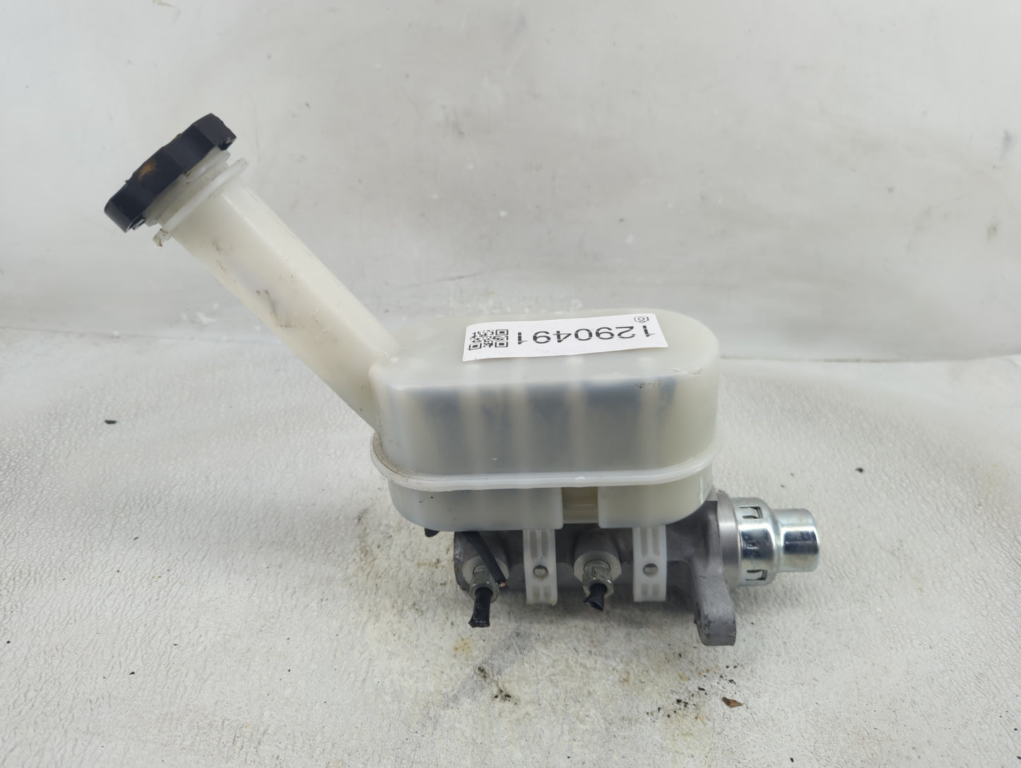 2009-2017 Buick Enclave Brake Master Cylinder - Oemusedautoparts1.com