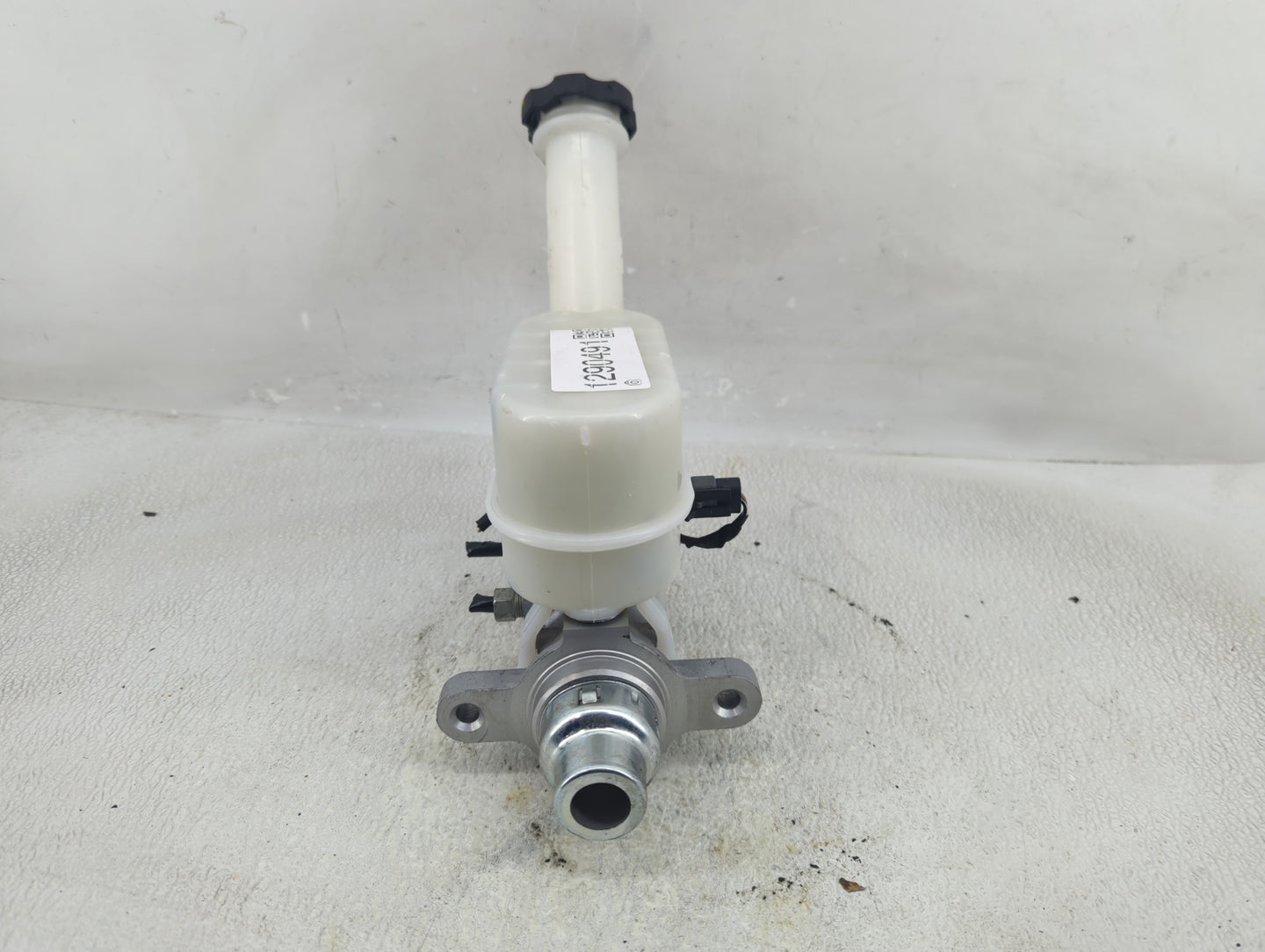 2009-2017 Buick Enclave Brake Master Cylinder - Oemusedautoparts1.com