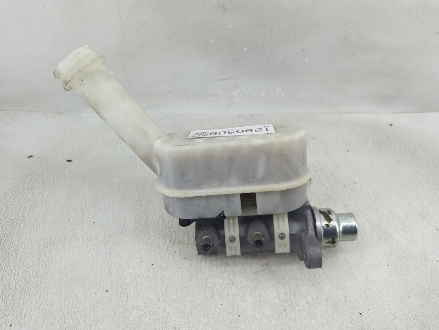 2009-2017 Buick Enclave Brake Master Cylinder - Oemusedautoparts1.com