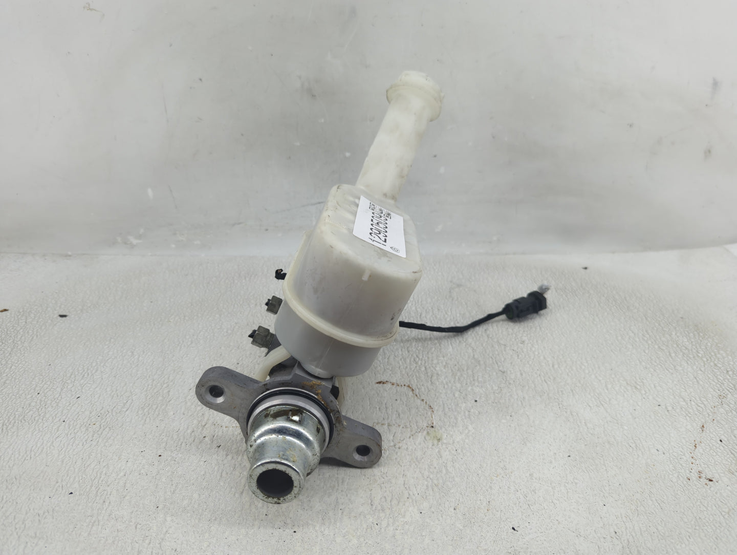 2009-2017 Buick Enclave Brake Master Cylinder - Oemusedautoparts1.com