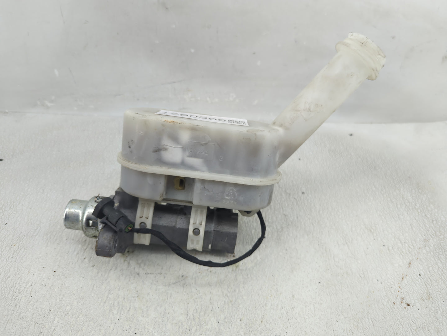 2009-2017 Buick Enclave Brake Master Cylinder - Oemusedautoparts1.com