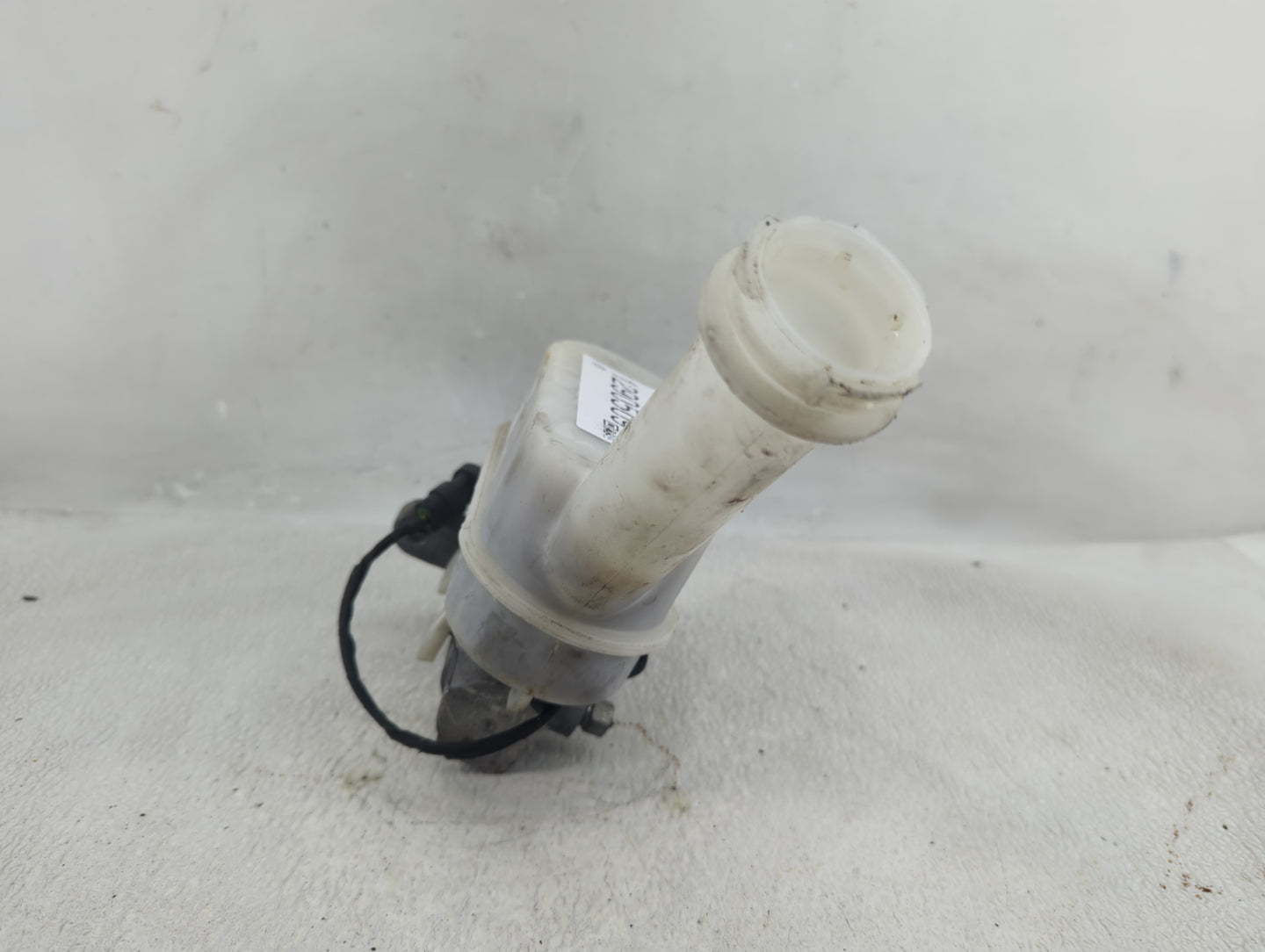 2009-2017 Buick Enclave Brake Master Cylinder - Oemusedautoparts1.com