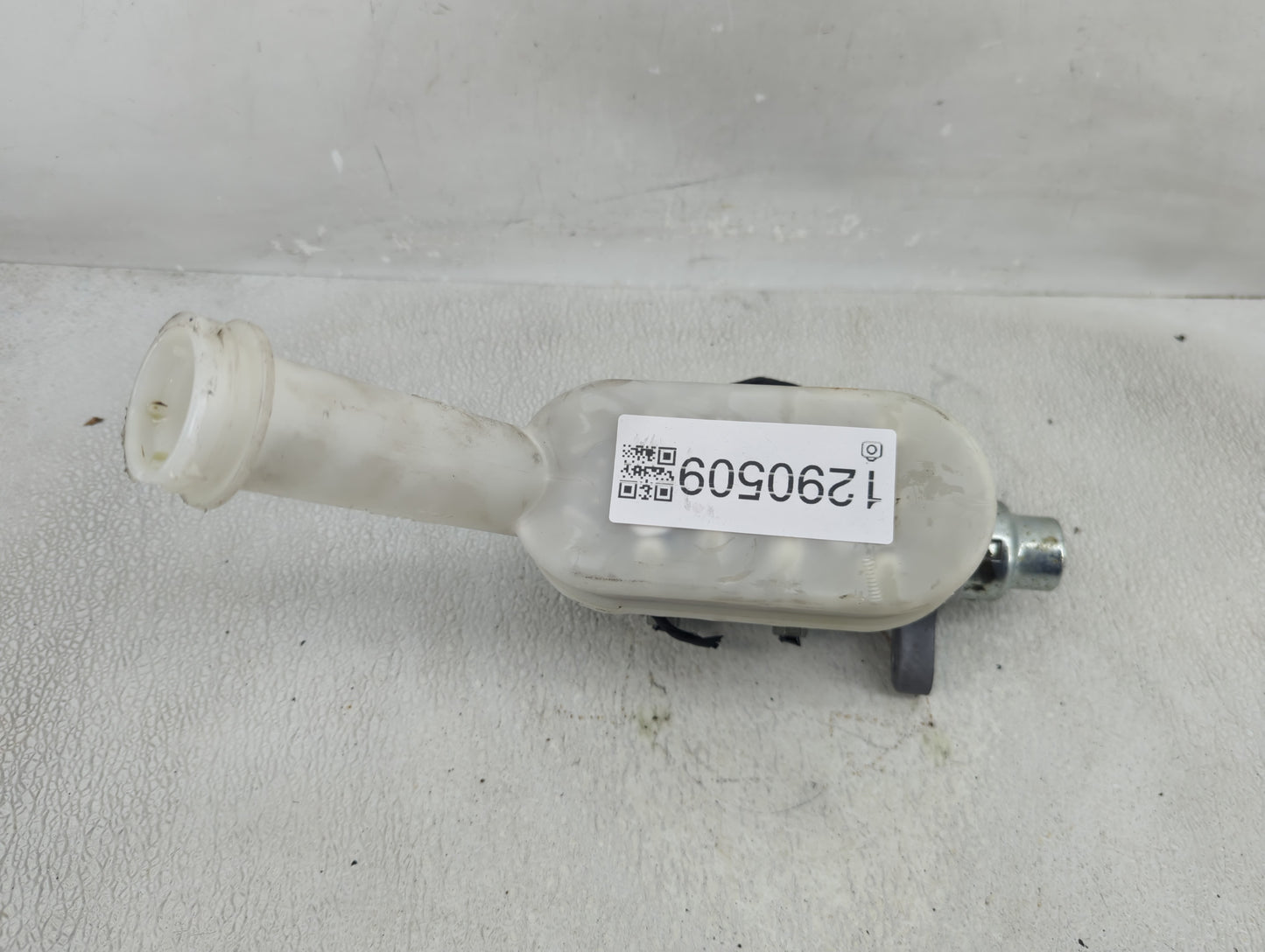 2009-2017 Buick Enclave Brake Master Cylinder - Oemusedautoparts1.com