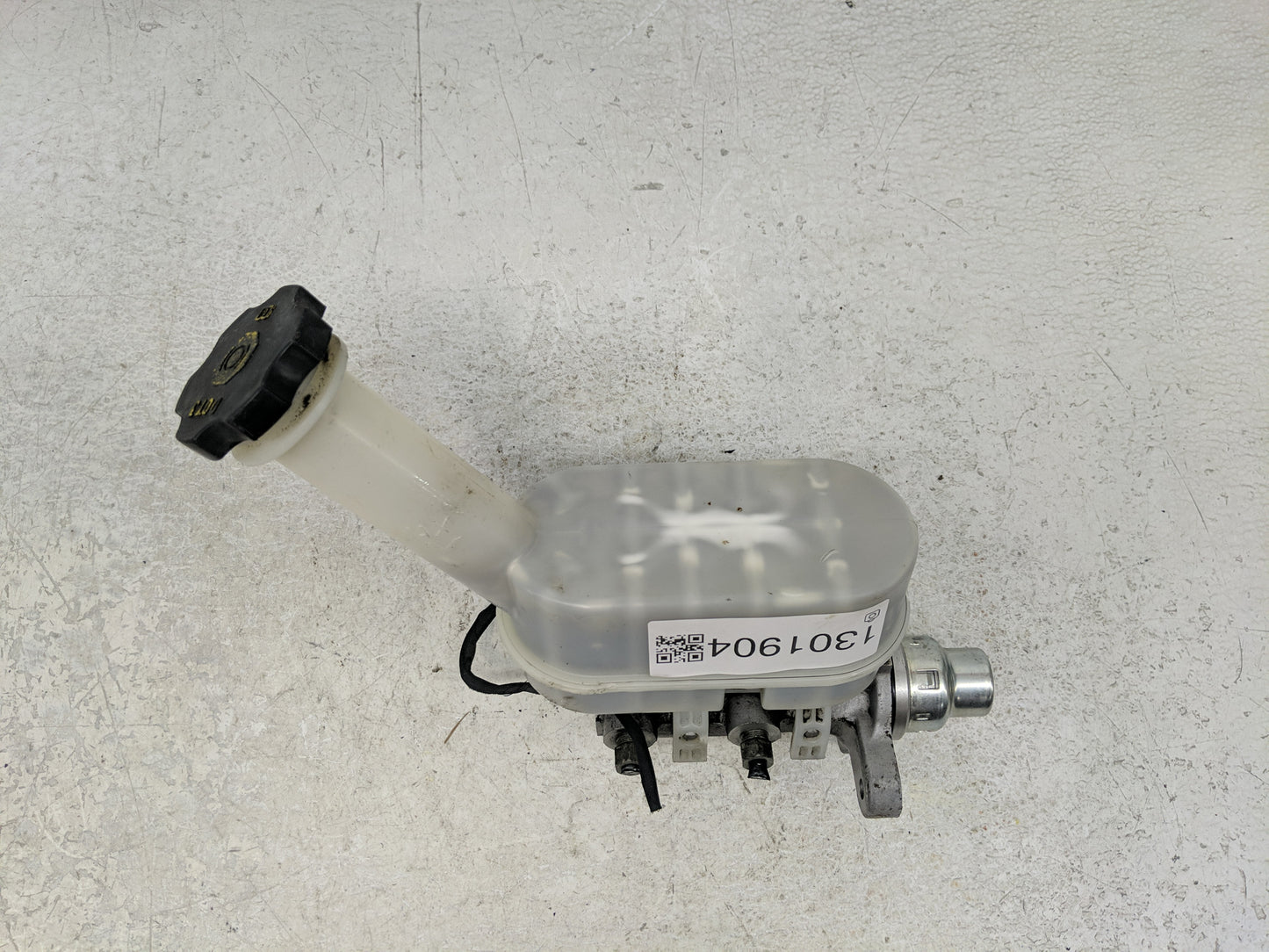 2009-2017 Buick Enclave Brake Master Cylinder - Oemusedautoparts1.com