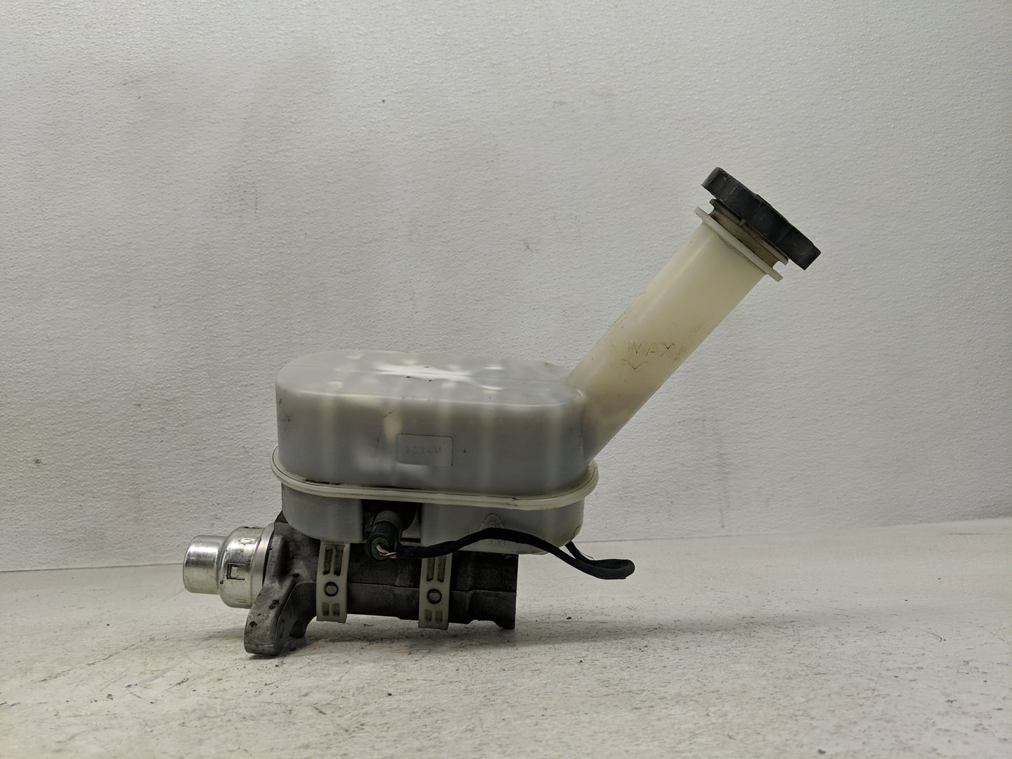 2009-2017 Buick Enclave Brake Master Cylinder - Oemusedautoparts1.com