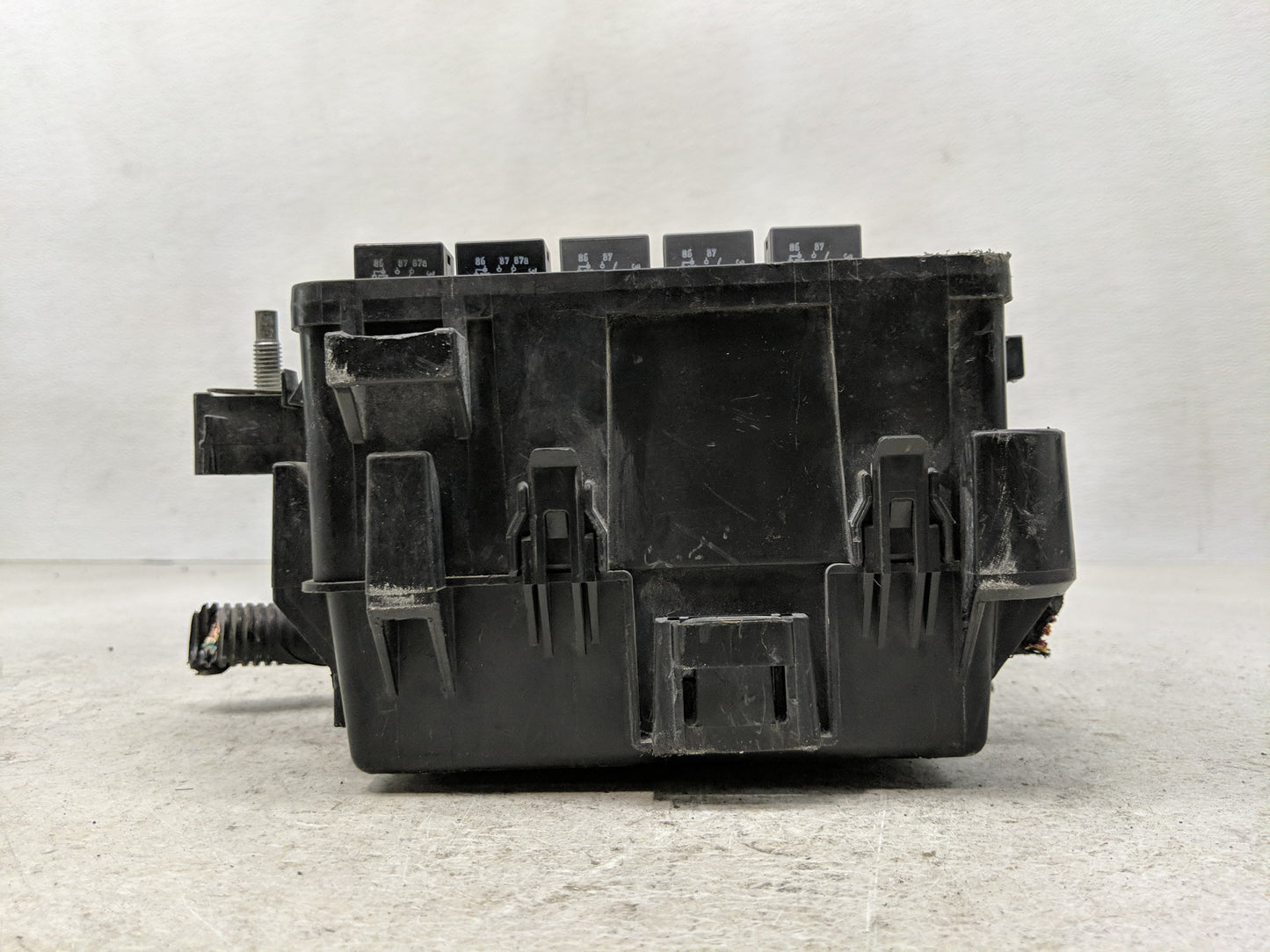 2012 Buick Enclave Fusebox Fuse Box Panel Relay Module P/N:15927722 20972852 Fits OEM Used Auto Parts - Oemusedautoparts1.co