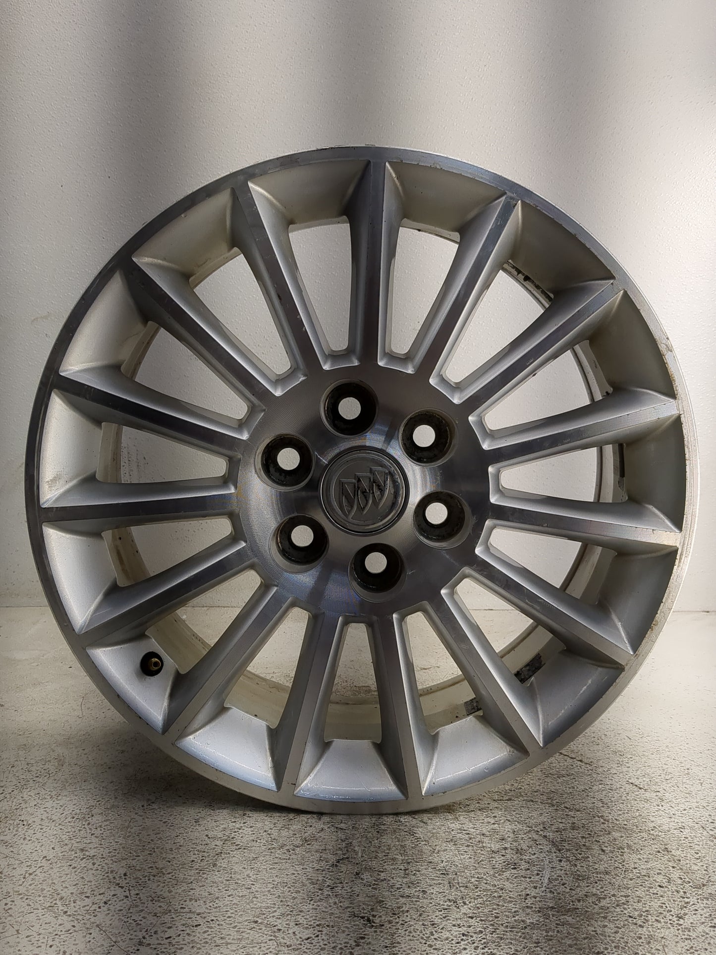 2008-2012 Buick Enclave Oem Wheel Rim - Oemusedautoparts1.com