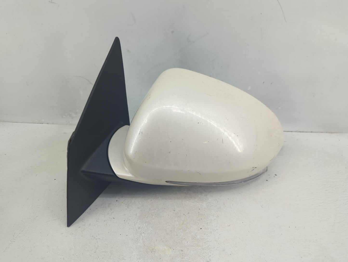2008-2012 Buick Enclave Driver Side View Mirror - Left Door Mirror OEM Used - Oemusedautoparts1.com