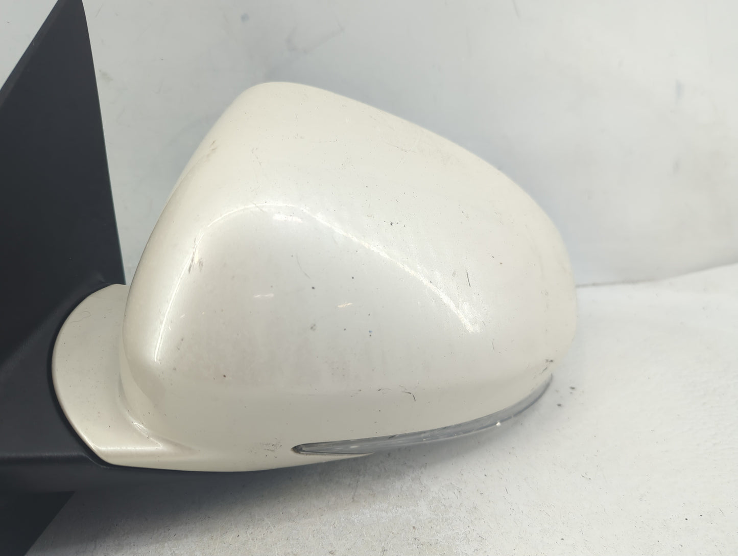 2008-2012 Buick Enclave Driver Side View Mirror - Left Door Mirror OEM Used - Oemusedautoparts1.com