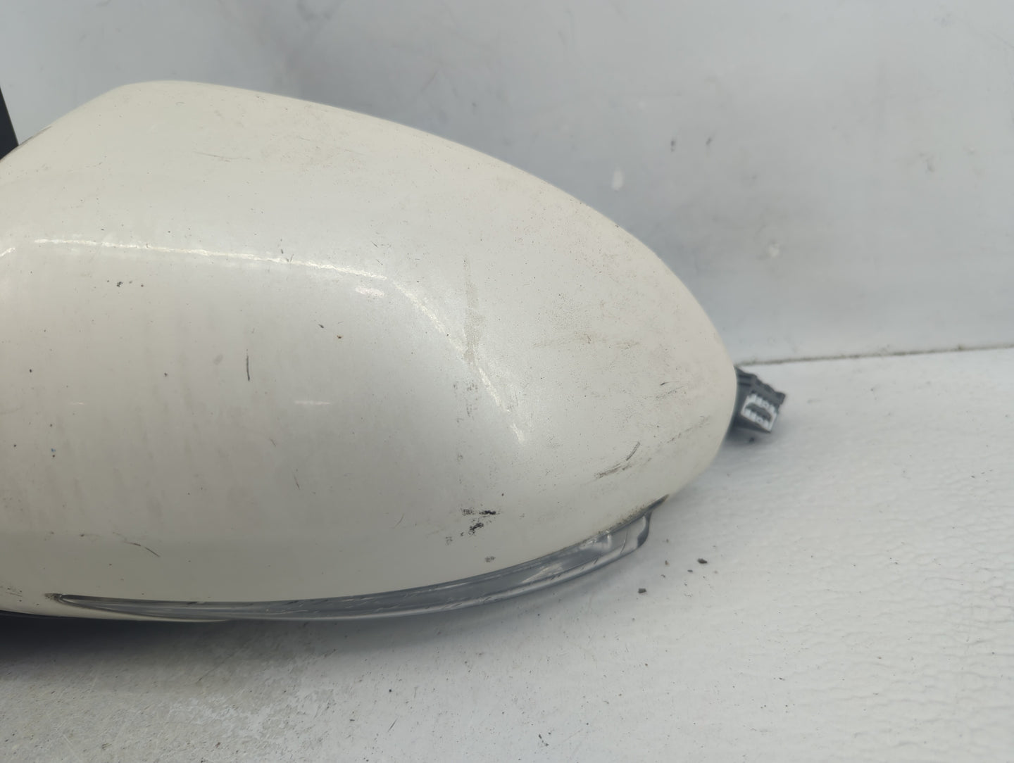 2008-2012 Buick Enclave Driver Side View Mirror - Left Door Mirror OEM Used - Oemusedautoparts1.com