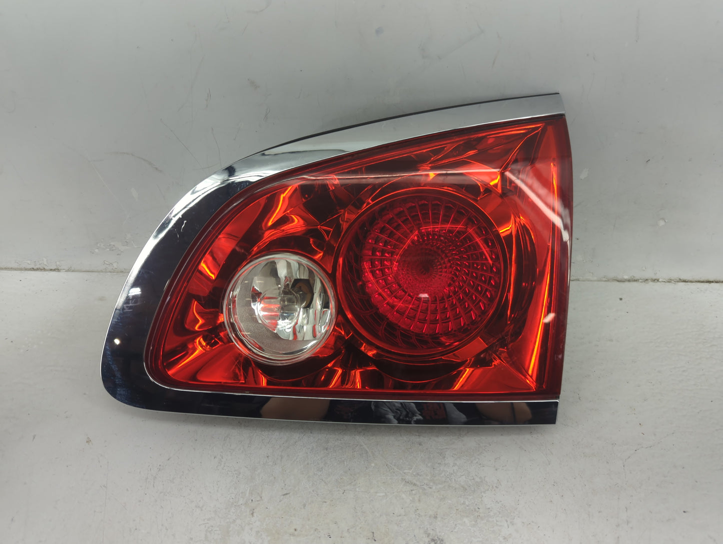2008-2012 Buick Enclave Tail Light Assembly Passenger Right OEM Fits Fits 2008 2009 2010 2011 2012 OEM Used Auto Parts - Oem