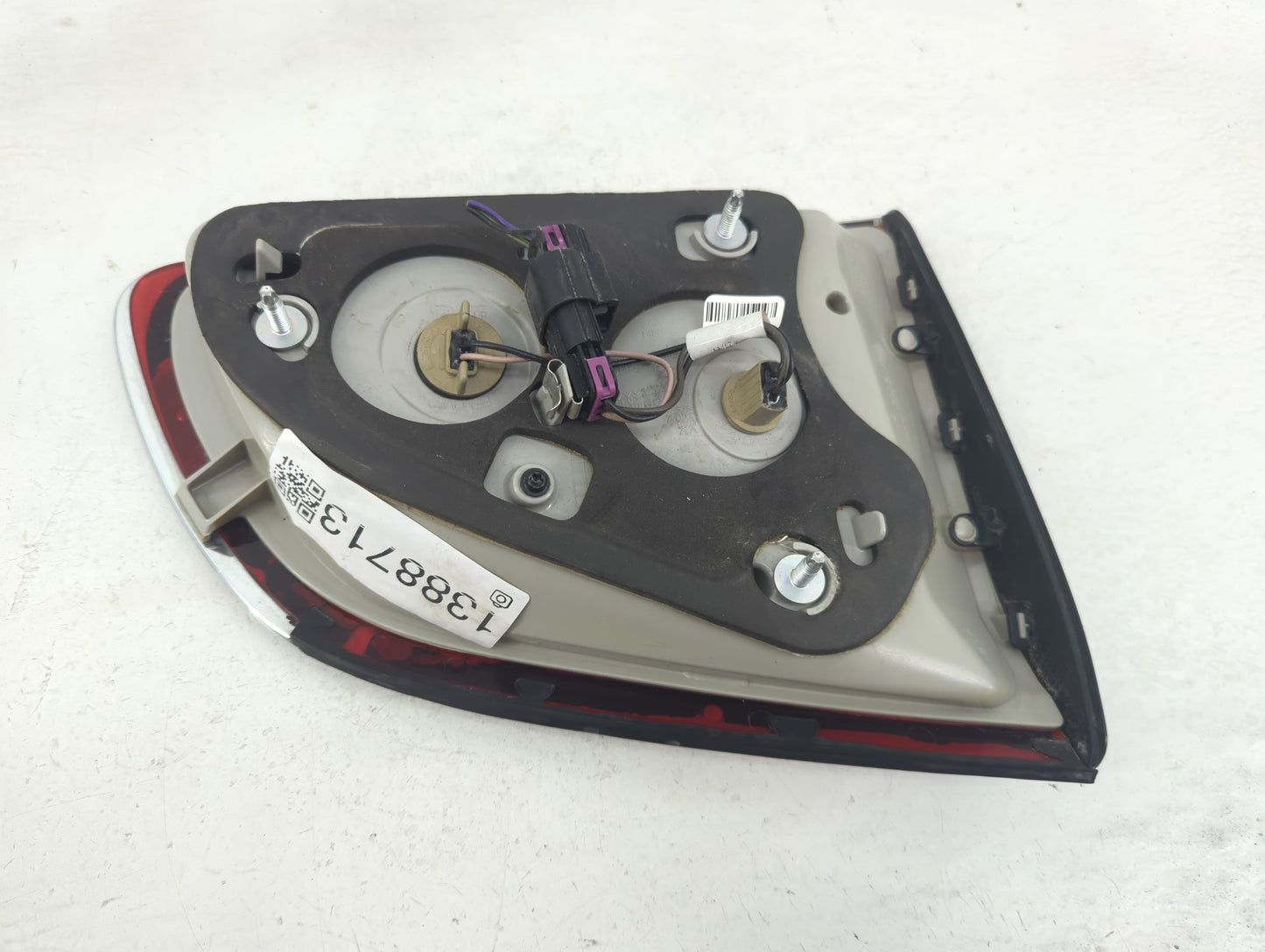 2008-2012 Buick Enclave Tail Light Assembly Passenger Right OEM Fits Fits 2008 2009 2010 2011 2012 OEM Used Auto Parts - Oem