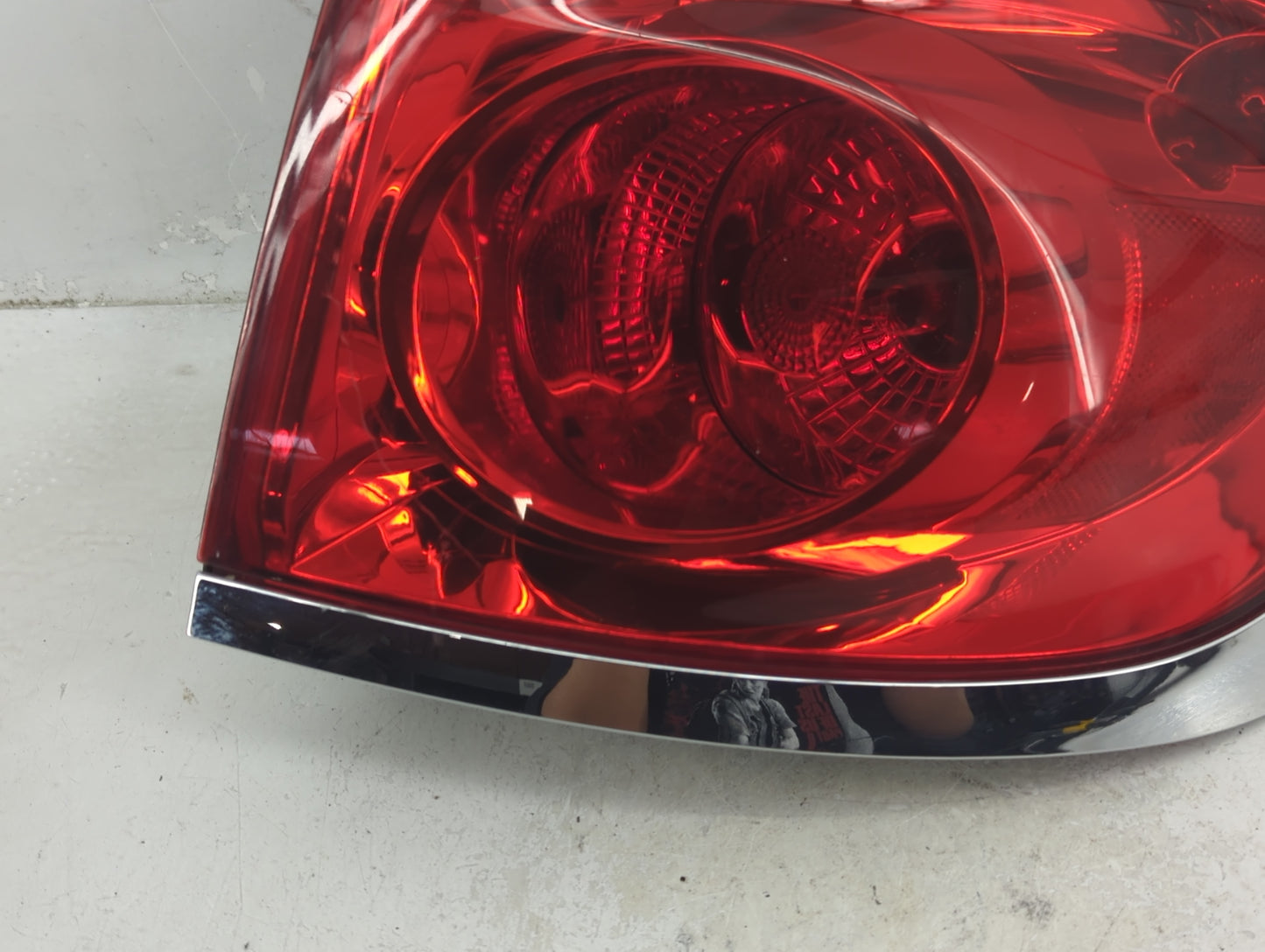 2008-2012 Buick Enclave Tail Light Assembly Passenger Right OEM P/N:25954942 Fits Fits 2008 2009 2010 2011 2012 OEM Used Aut
