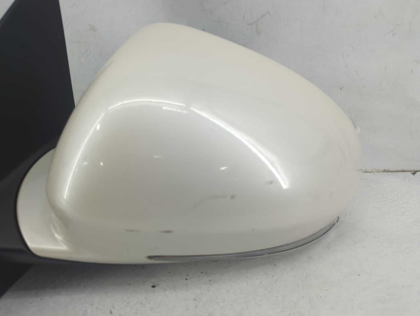 2008-2012 Buick Enclave Driver Side View Mirror - Left Door Mirror OEM Used - Oemusedautoparts1.com