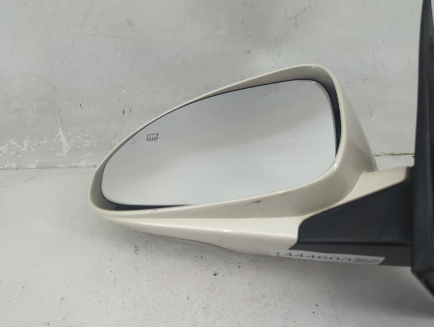 2008-2012 Buick Enclave Driver Side View Mirror - Left Door Mirror OEM Used - Oemusedautoparts1.com