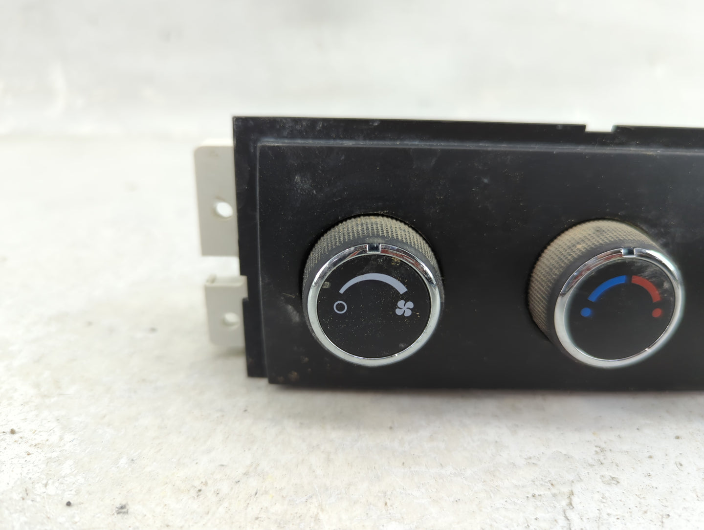 2008-2017 Buick Enclave Climate Control Module Temperature AC/Heater Replacement Fits OEM Used Auto Parts - Oemusedautoparts