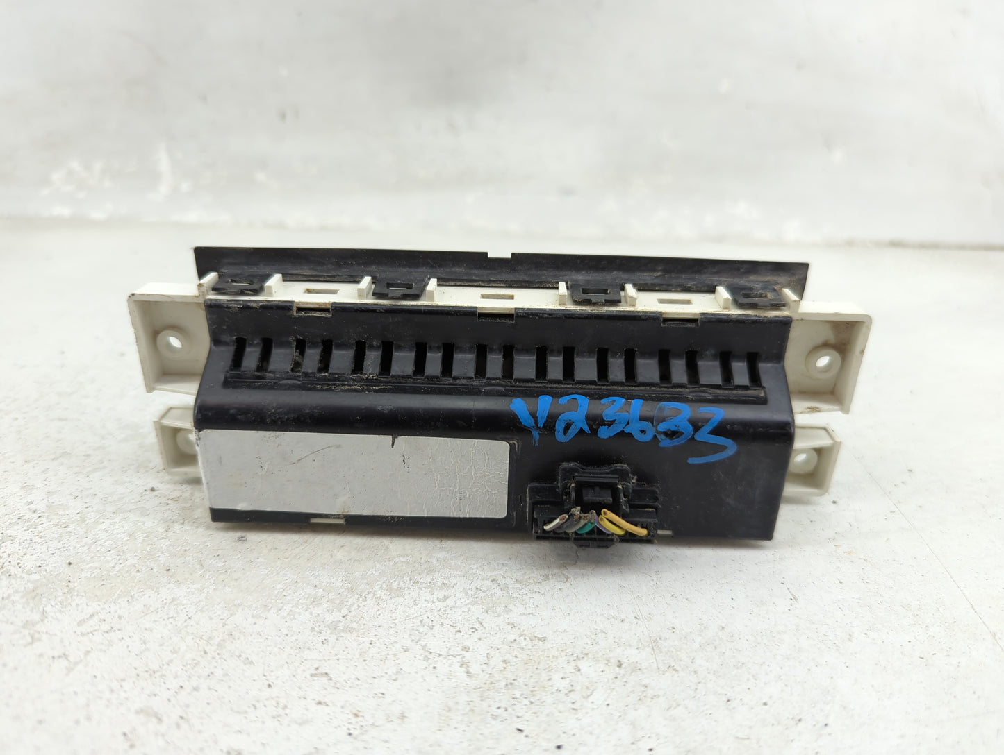 2008-2017 Buick Enclave Climate Control Module Temperature AC/Heater Replacement Fits OEM Used Auto Parts - Oemusedautoparts