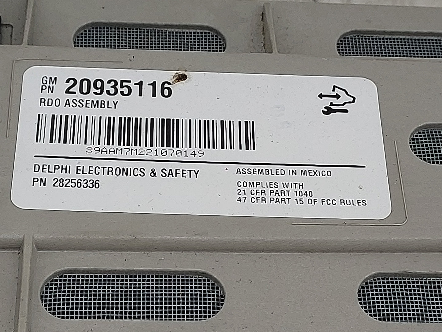 2009-2012 Buick Enclave Radio AM FM Cd Player Receiver Replacement P/N:20935116 28256336 Fits Fits 2009 2010 2011 2012 OEM U