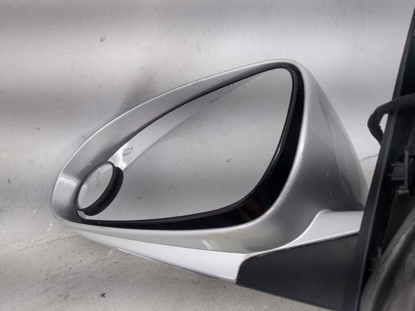 2008-2017 Buick Enclave Driver Side View Mirror - Left Door Mirror OEM Used - Oemusedautoparts1.com