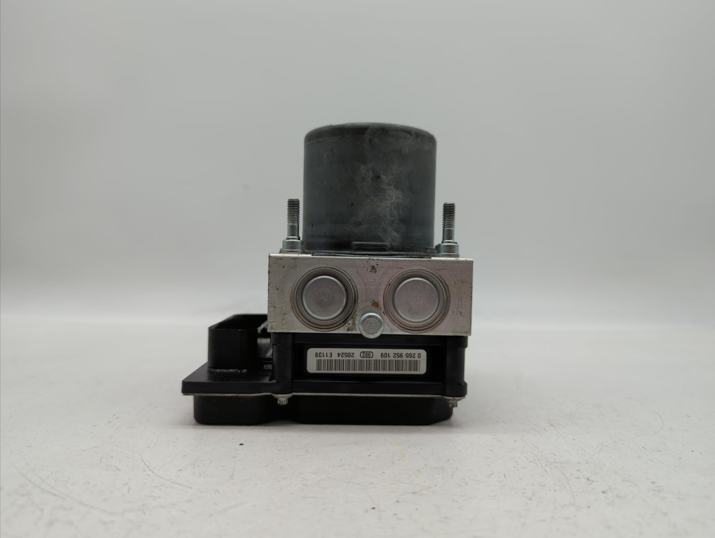 2012-2017 Buick Enclave ABS Pump Control Module Replacement P/N:22833248 22822156 Fits Fits 2012 2013 2014 2015 2016 2017 OE