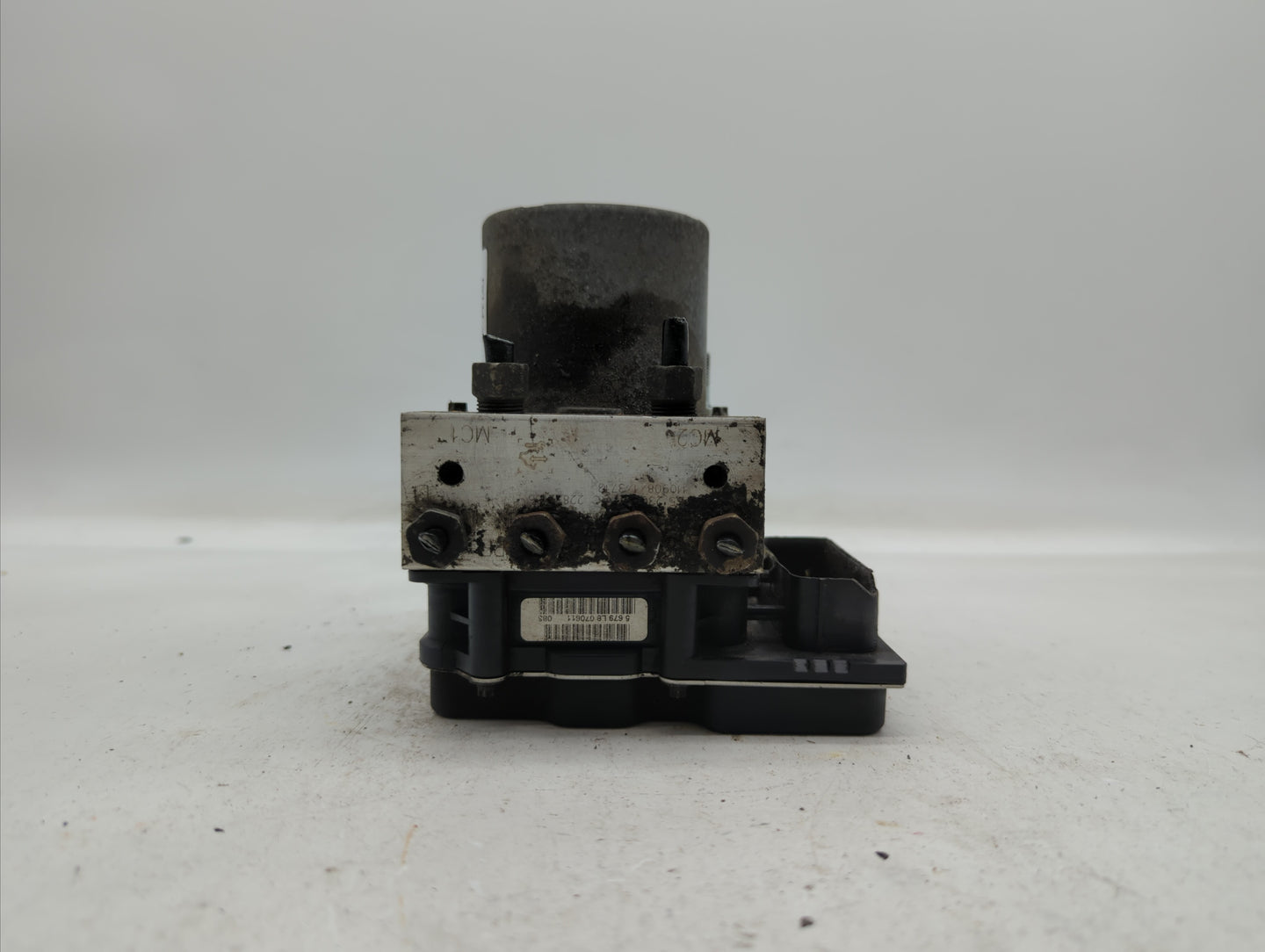 2012-2017 Buick Enclave ABS Pump Control Module Replacement P/N:0 265 951 207 22833248 Fits Fits 2012 2013 2014 2015 2016 20