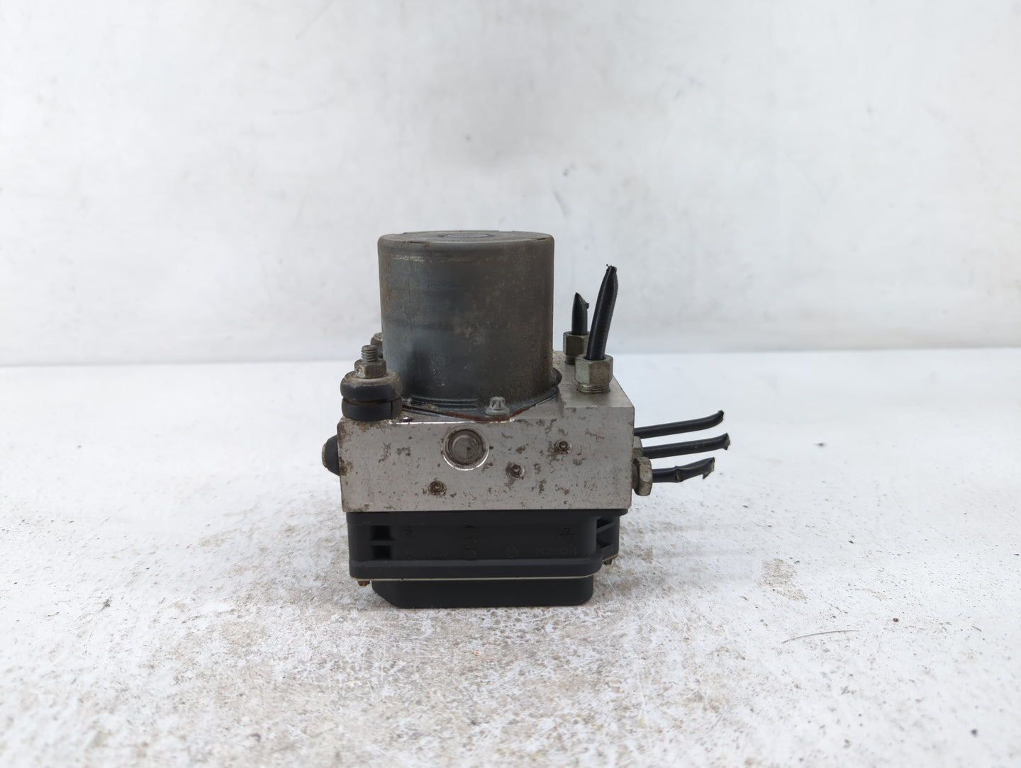 2012-2017 Buick Enclave ABS Pump Control Module Replacement P/N:22912779 23407415 Fits Fits 2012 2013 2014 2015 2016 2017 OE