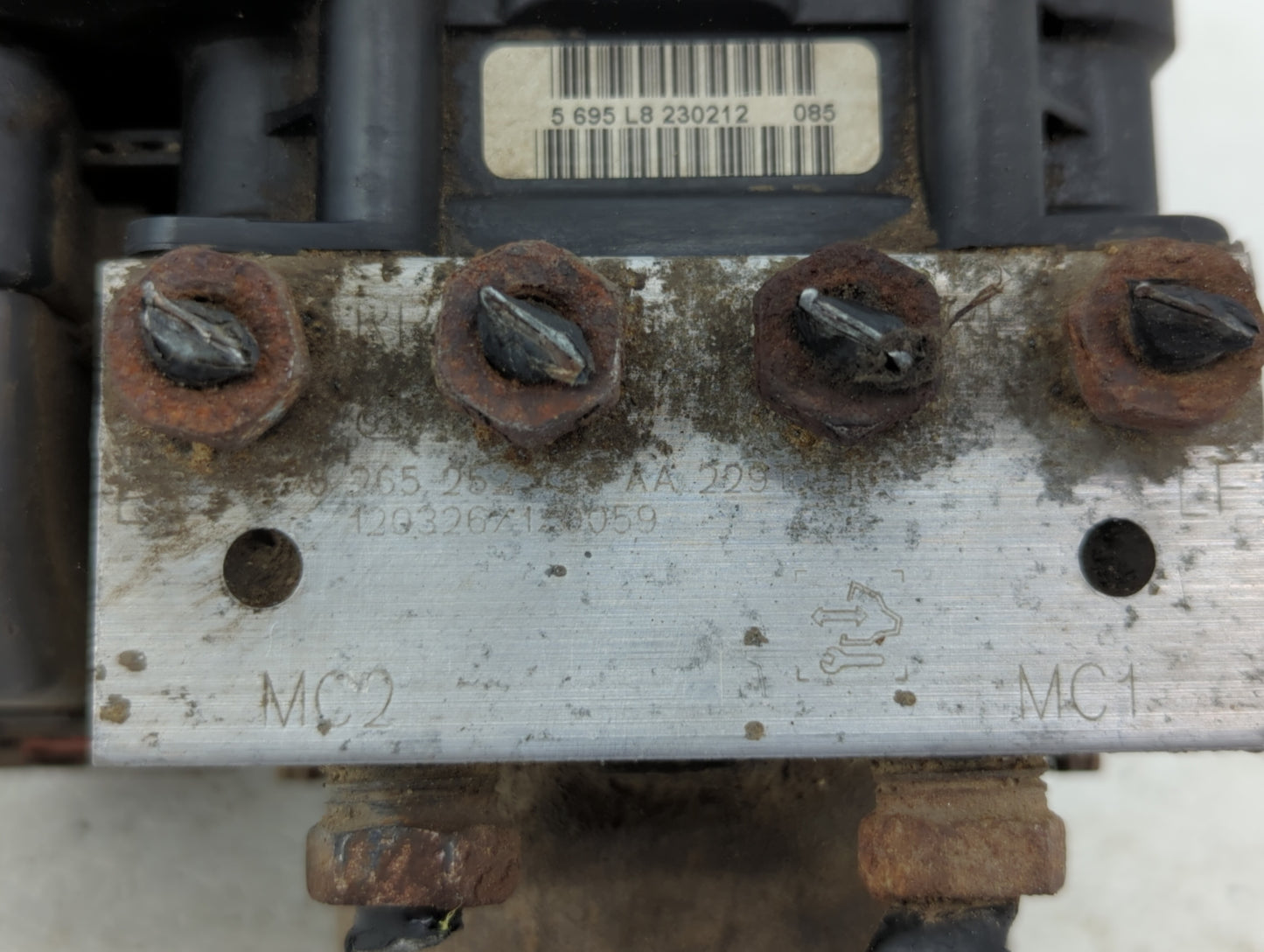 2012-2017 Buick Enclave ABS Pump Control Module Replacement P/N:22912779 23407415 Fits Fits 2012 2013 2014 2015 2016 2017 OE