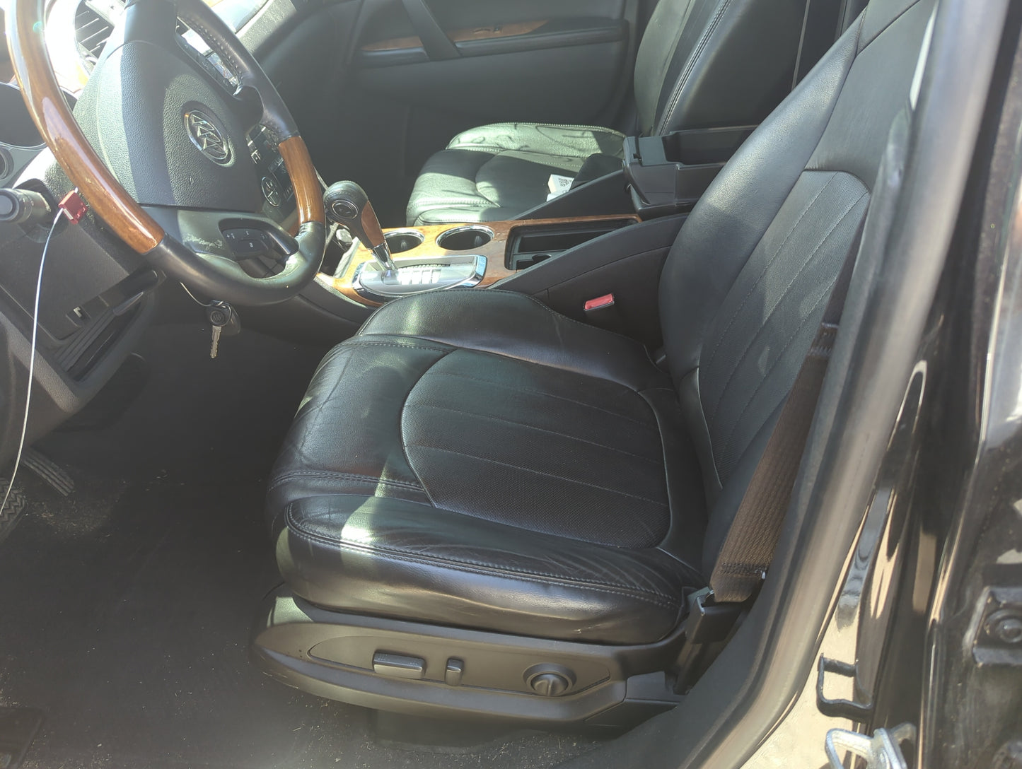 2012-2012 Buick Enclave Driver Front Seat Oem 5025831 - Oemusedautoparts1.com
