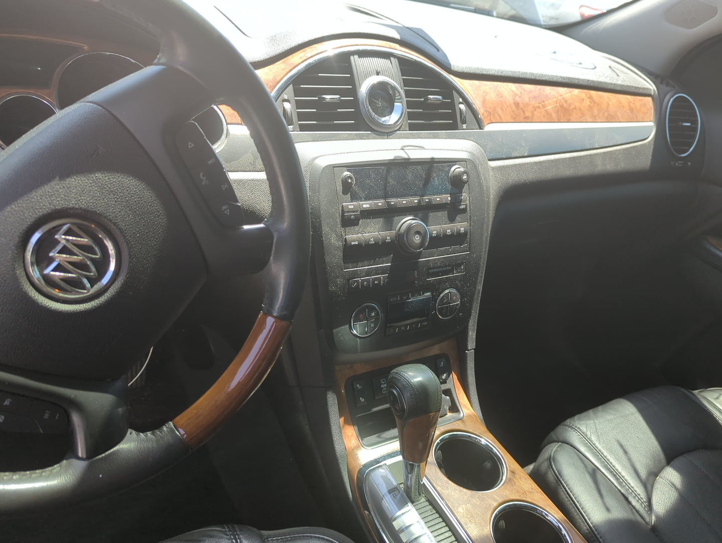 2008-2017 Buick Enclave Radio AM FM Cd Player Receiver Replacement Fits OEM Used Auto Parts - Oemusedautoparts1.com