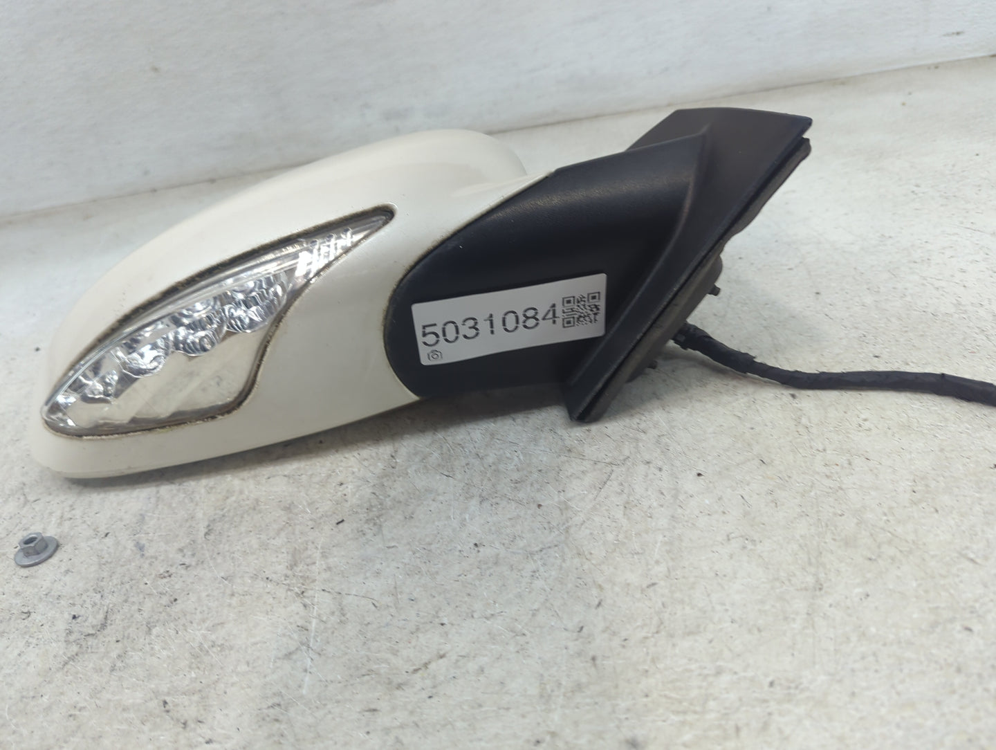 2008-2012 Buick Enclave Passenger Side View Mirror - Right Door Mirror OEM Used - Oemusedautoparts1.com
