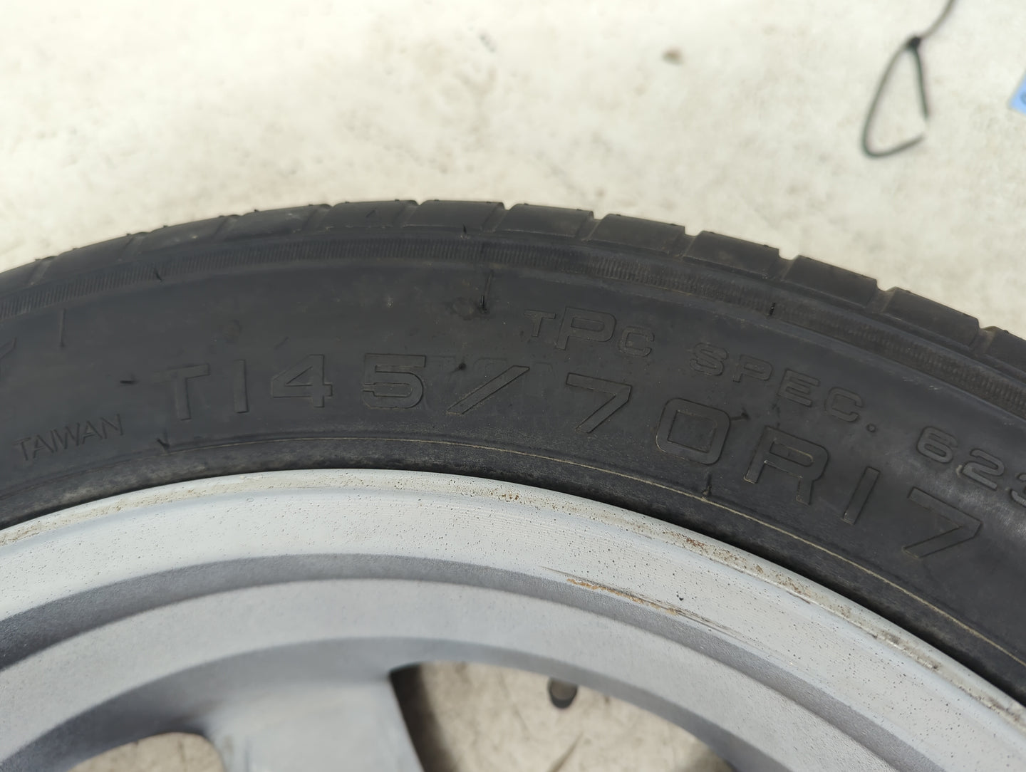 2008-2014 Buick Enclave Spare Donut Tire Wheel Rim Oem 5036799 - Oemusedautoparts1.com