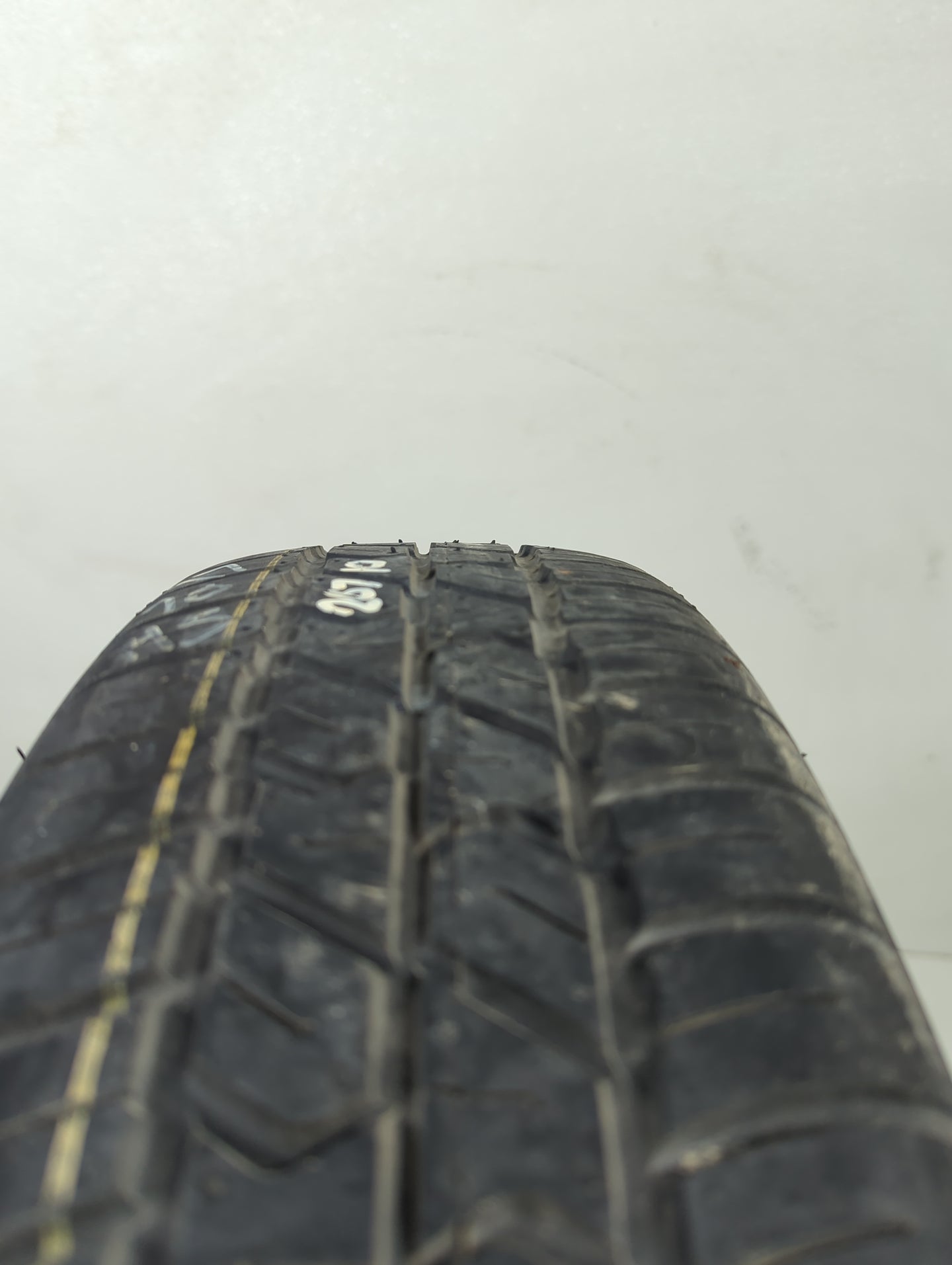 2008-2014 Buick Enclave Spare Donut Tire Wheel Rim Oem 5036799 - Oemusedautoparts1.com