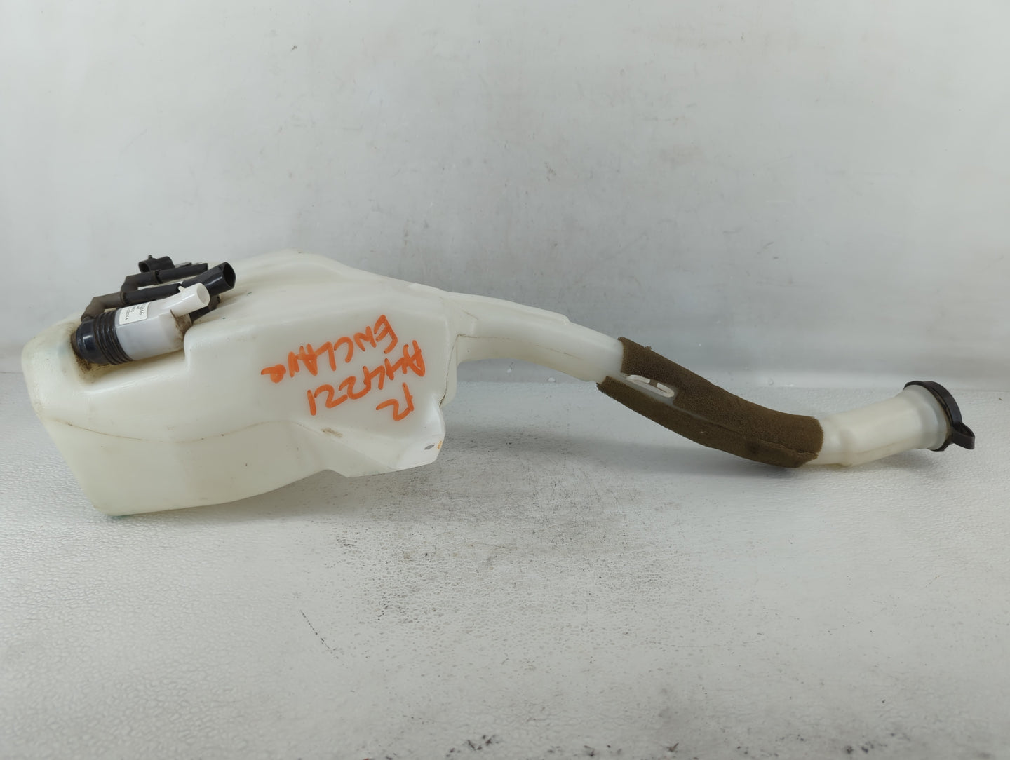 2010-2017 Buick Enclave Windshield Washer Fluid Reservoir Bottle Oem - Oemusedautoparts1.com