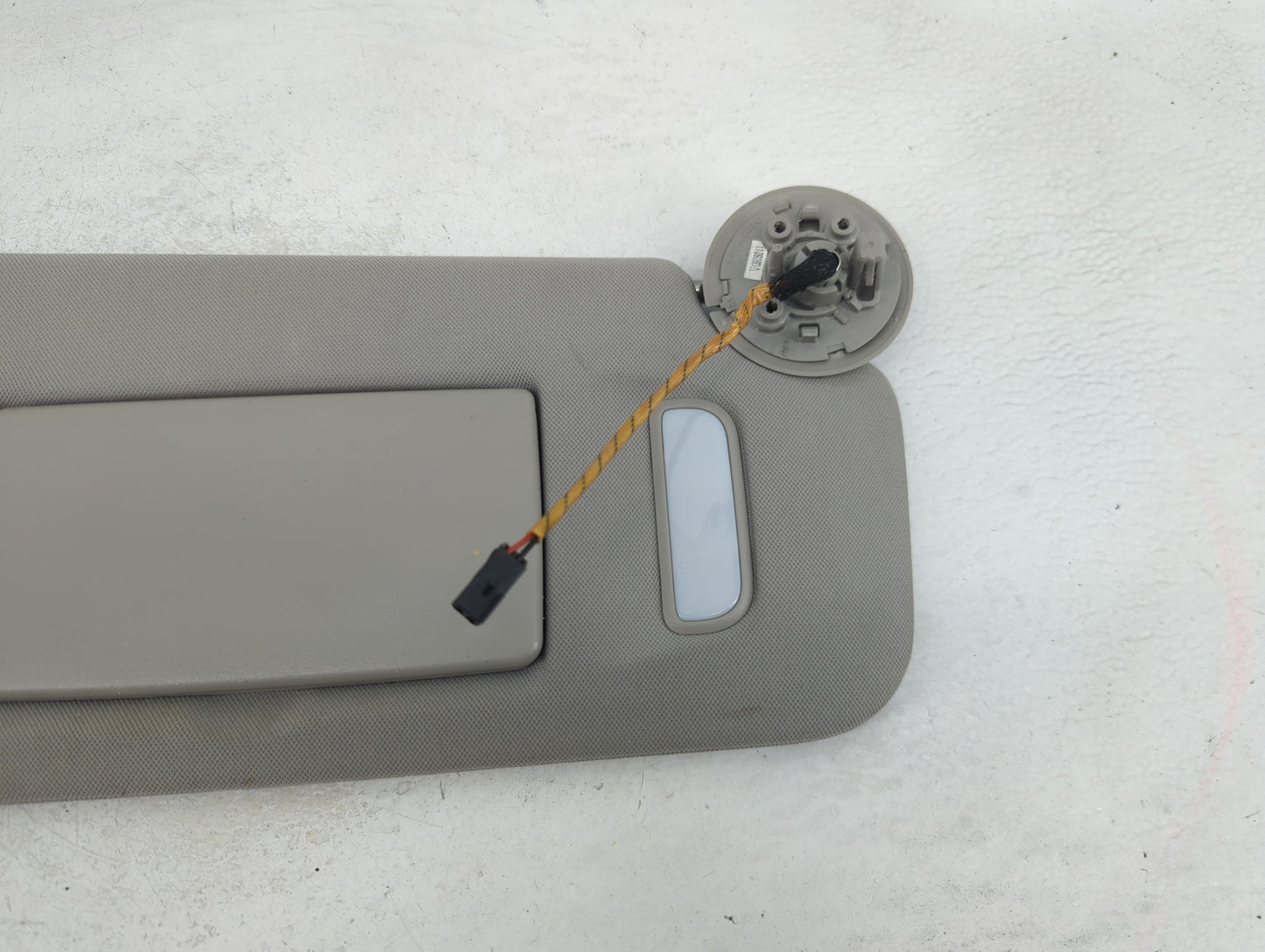 2008-2017 Buick Enclave Sun Visor Shade Replacement Passenger Right Mirror Fits OEM Used Auto Parts - Oemusedautoparts1.com