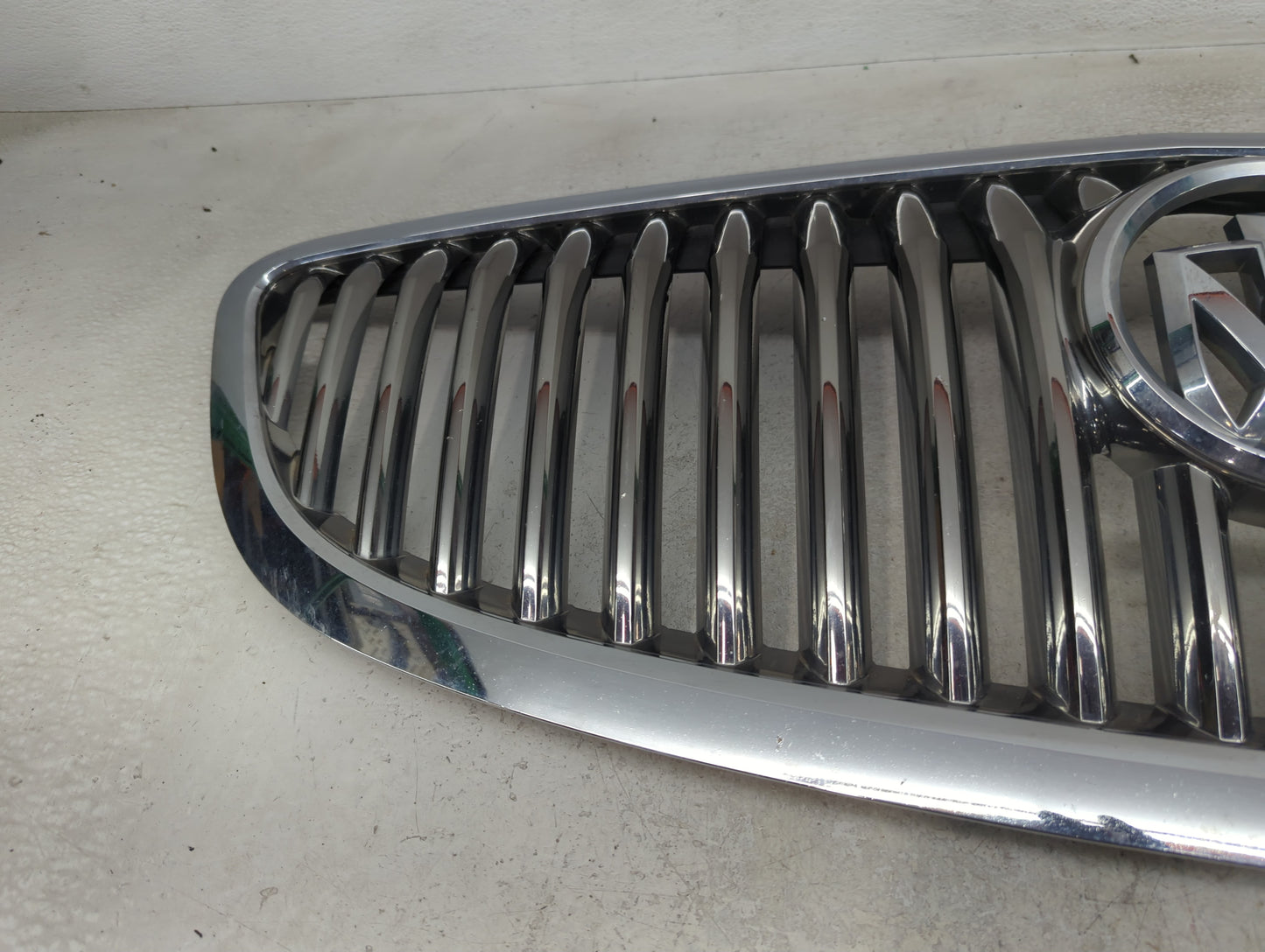 2008-2012 Buick Enclave Front Grille Bumper Not Included - Oemusedautoparts1.com
