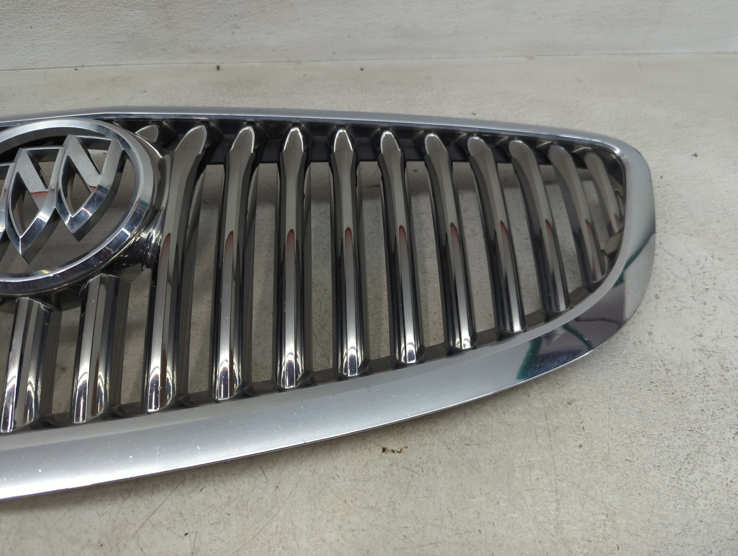 2008-2012 Buick Enclave Front Grille Bumper Not Included - Oemusedautoparts1.com