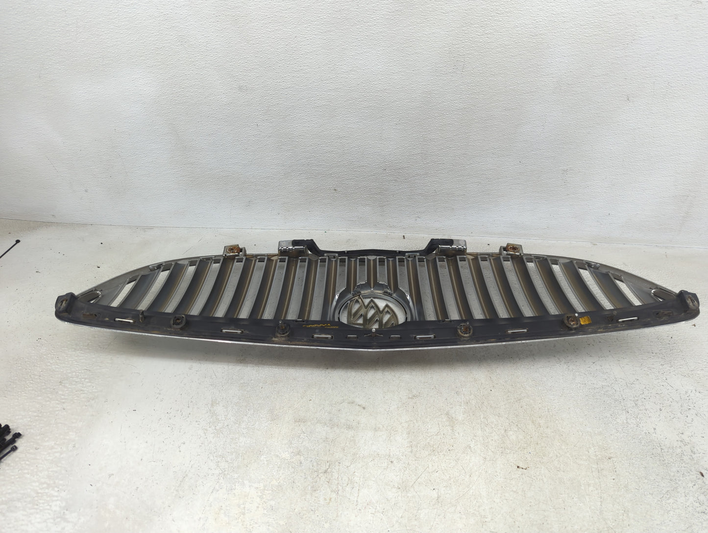 2008-2012 Buick Enclave Front Grille Bumper Not Included - Oemusedautoparts1.com