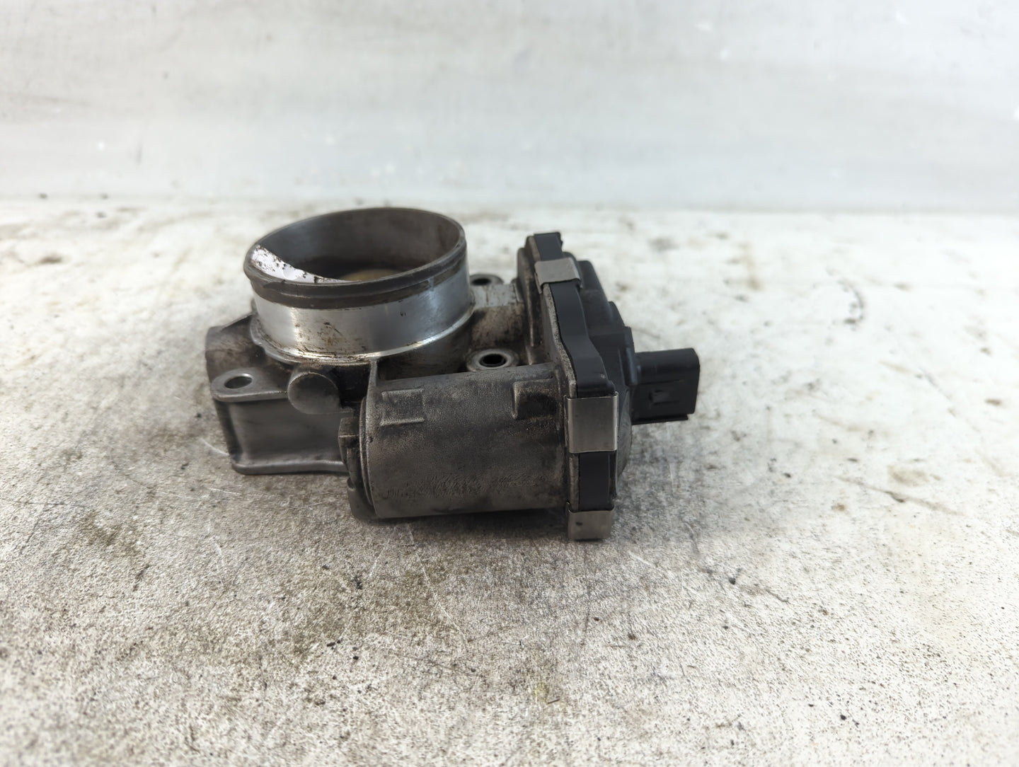 2012-2015 Buick Lacross Throttle Body P/N:12632101CA Fits Fits 2012 2013 2014 2015 OEM Used Auto Parts - Oemusedautoparts1.c