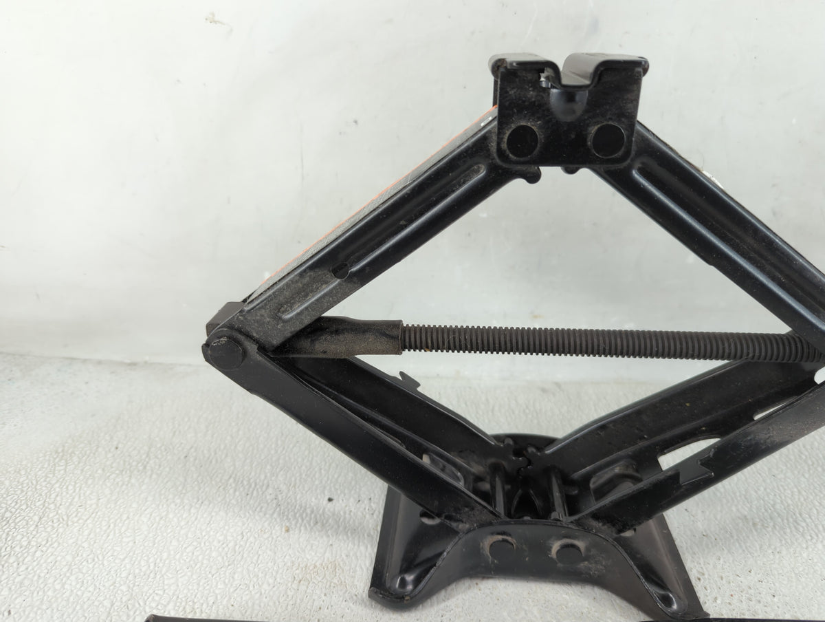 2012 Buick Lacrosse Spare Scissor Car Jack 1241663 - Oemusedautoparts1.com