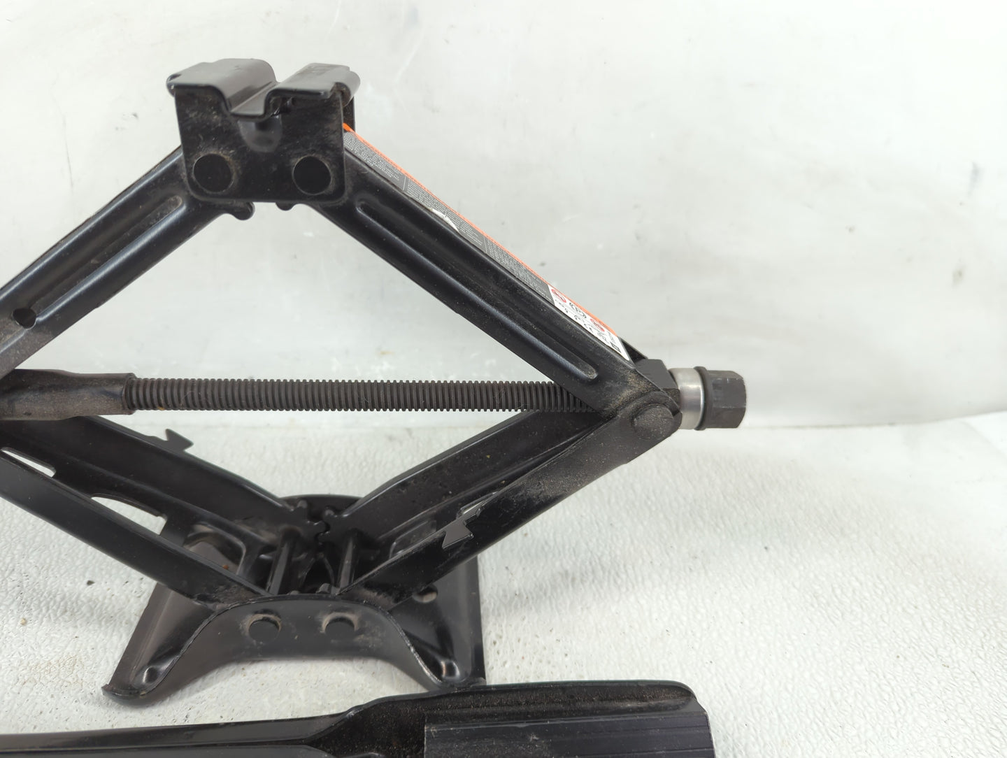 2012 Buick Lacrosse Spare Scissor Car Jack - Oemusedautoparts1.com