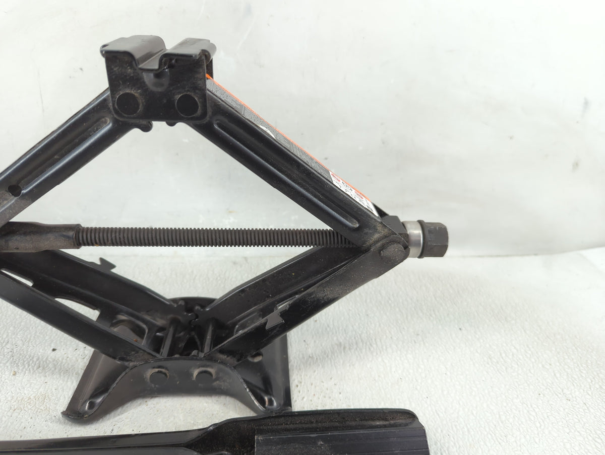 2012 Buick Lacrosse Spare Scissor Car Jack 1241663 - Oemusedautoparts1.com