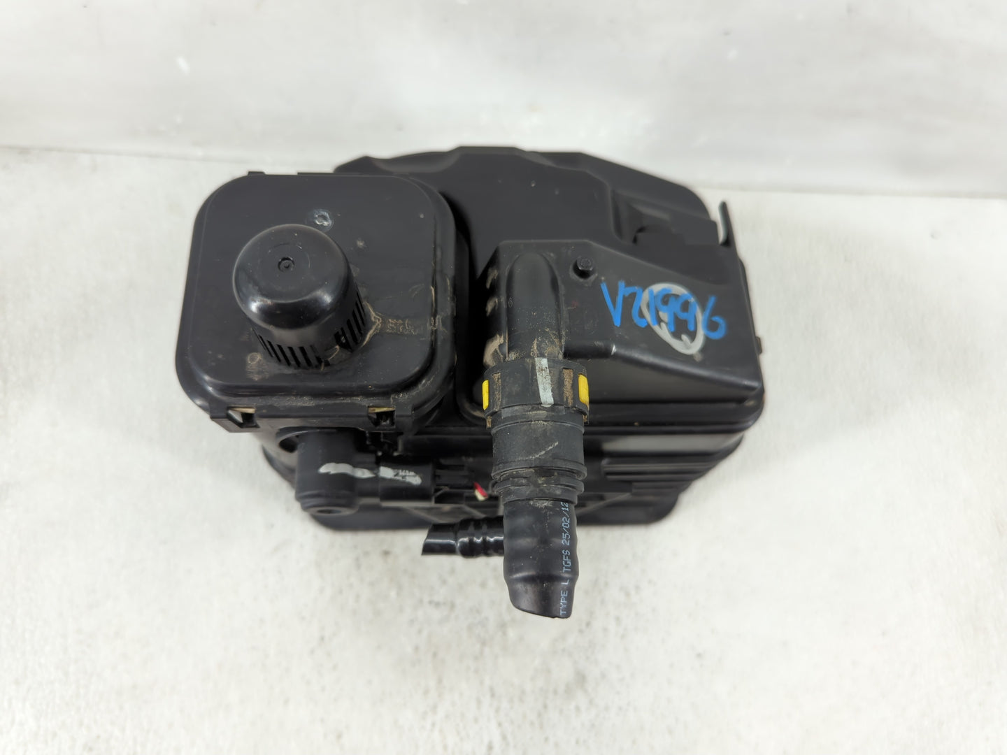 2012 Buick Lacrosse Fuel Vapor Charcoal Canister - Oemusedautoparts1.com