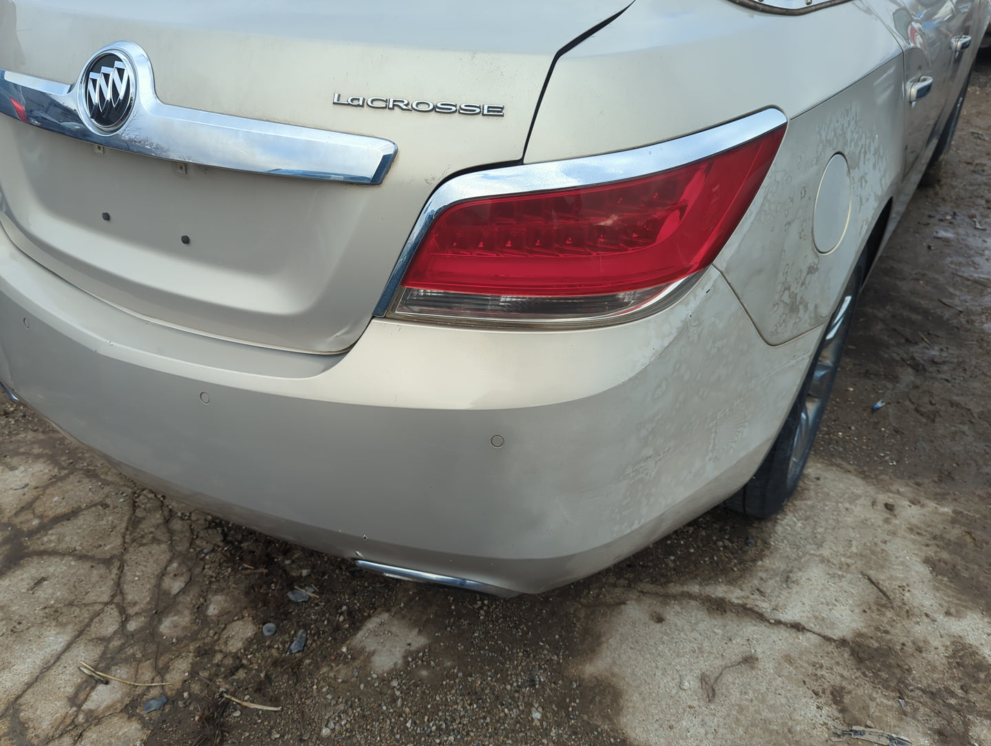 2010-2013 Buick Lacrosse Rear Bumper Assembly Oem 1301386 - Oemusedautoparts1.com