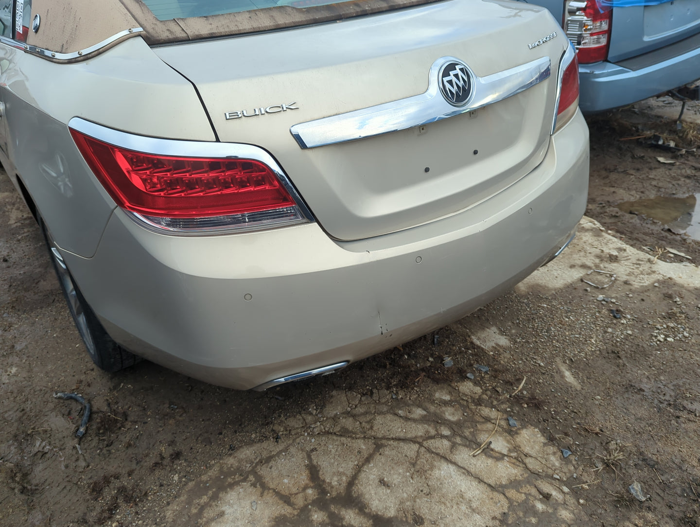 2010-2013 Buick Lacrosse Rear Bumper Assembly Oem 1301386 - Oemusedautoparts1.com