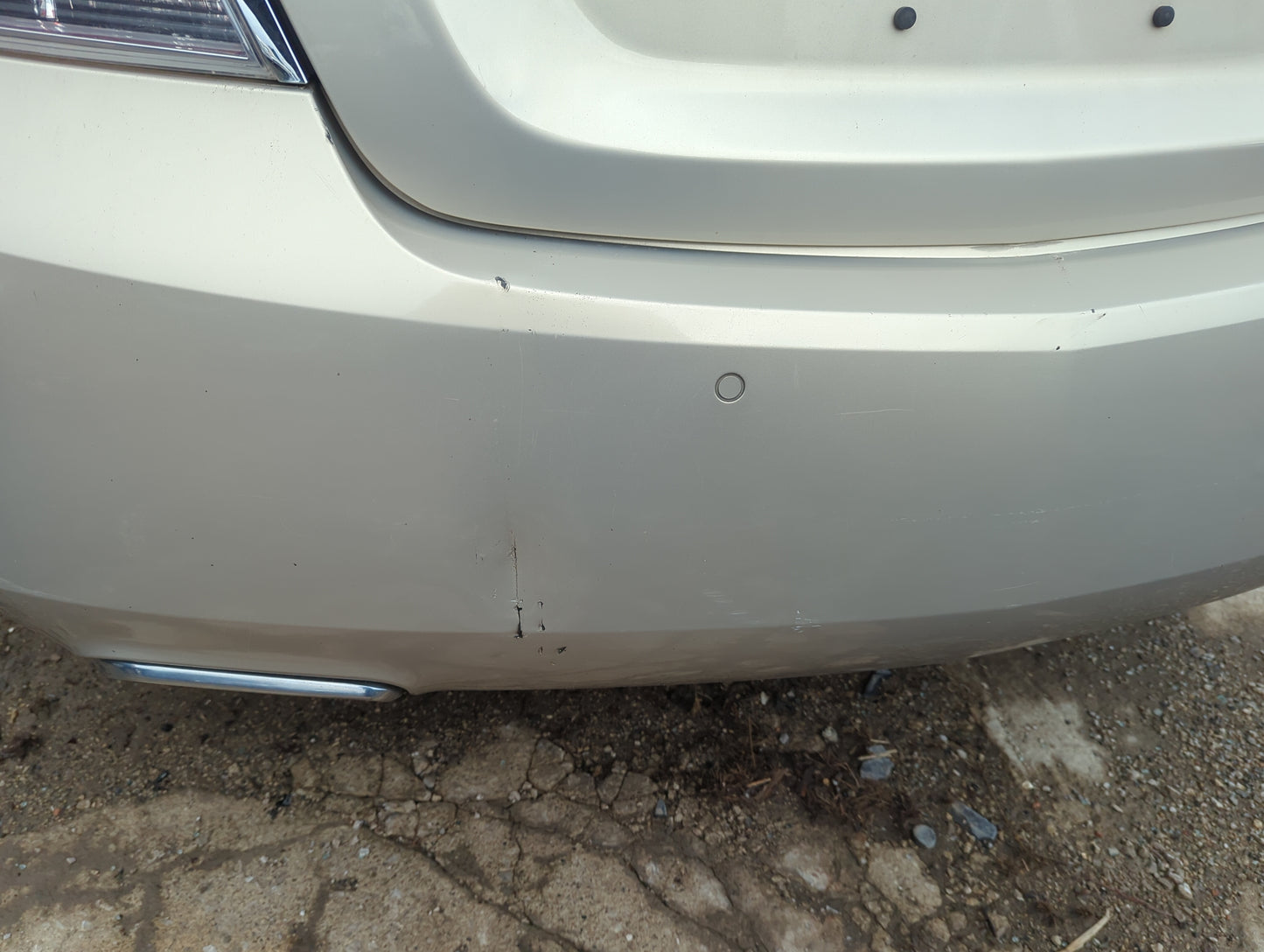 2010-2013 Buick Lacrosse Rear Bumper Assembly Oem 1301386 - Oemusedautoparts1.com