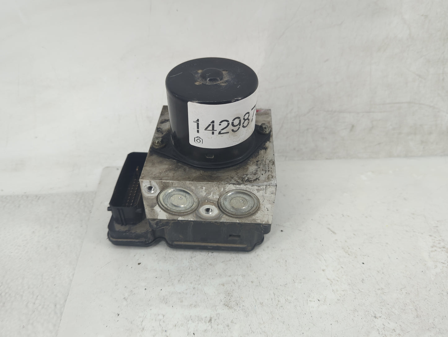 2012-2015 Buick Lacrosse Throttle Body P/N:22810057 Fits Fits 2012 2013 2014 2015 OEM Used Auto Parts - Oemusedautoparts1.co