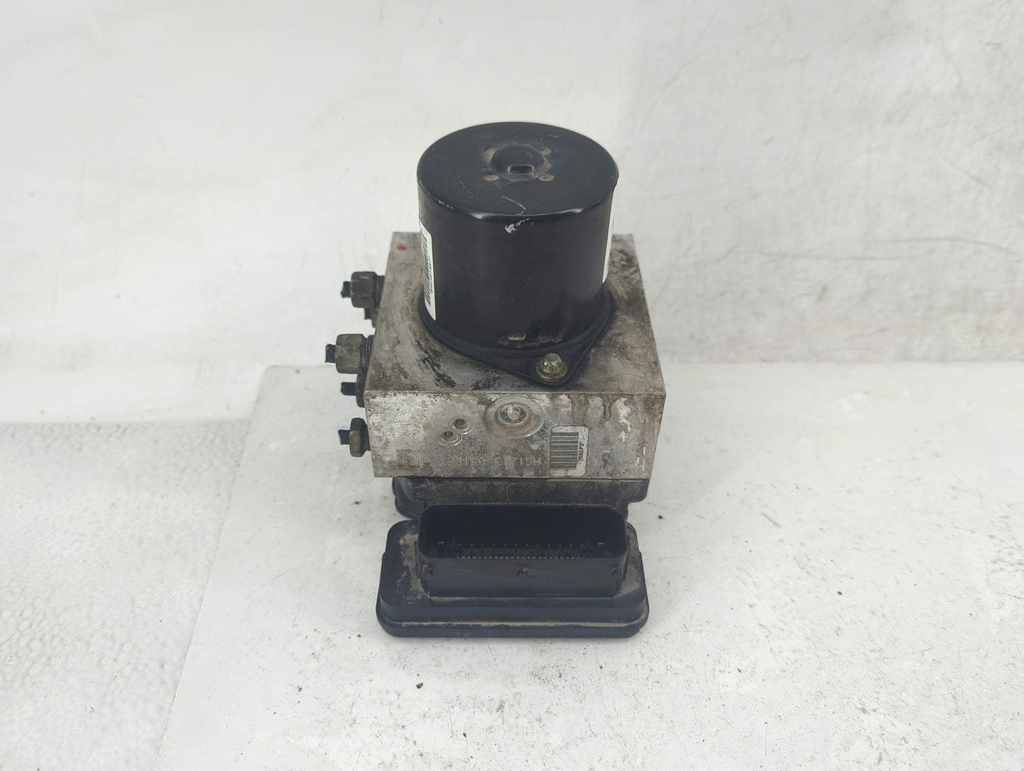 2012-2015 Buick Lacrosse Throttle Body P/N:22810057 Fits Fits 2012 2013 2014 2015 OEM Used Auto Parts - Oemusedautoparts1.co