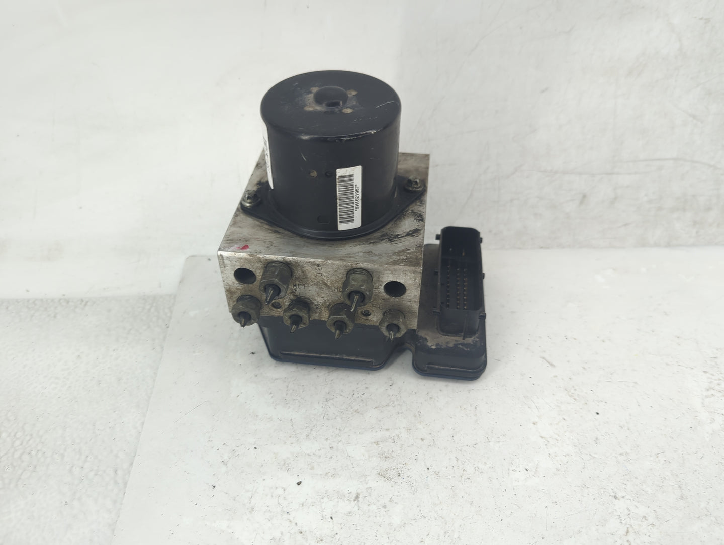 2012-2015 Buick Lacrosse Throttle Body P/N:22810057 Fits Fits 2012 2013 2014 2015 OEM Used Auto Parts - Oemusedautoparts1.co