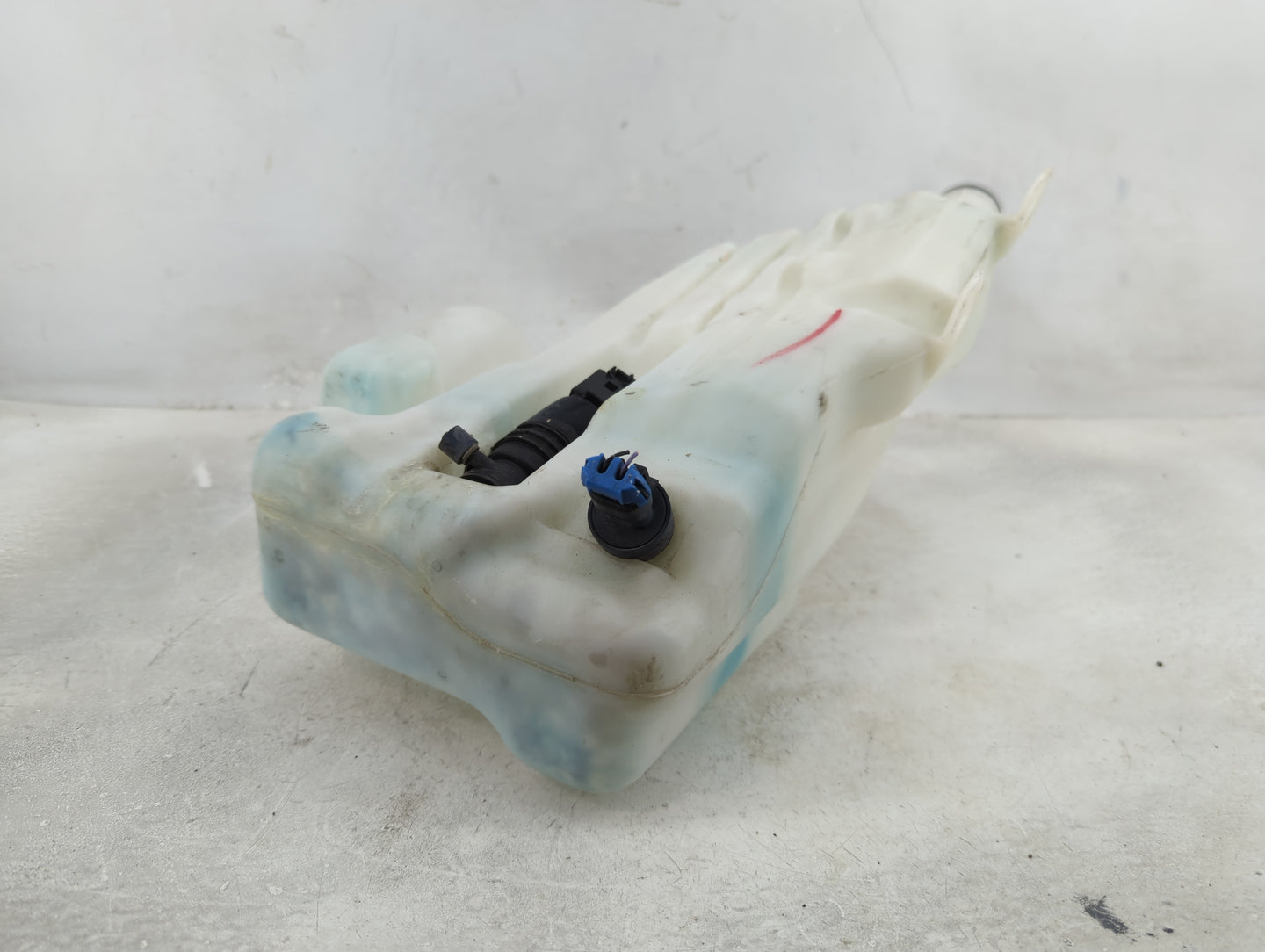2010-2016 Buick Lacrosse Windshield Washer Fluid Reservoir Bottle Oem - Oemusedautoparts1.com