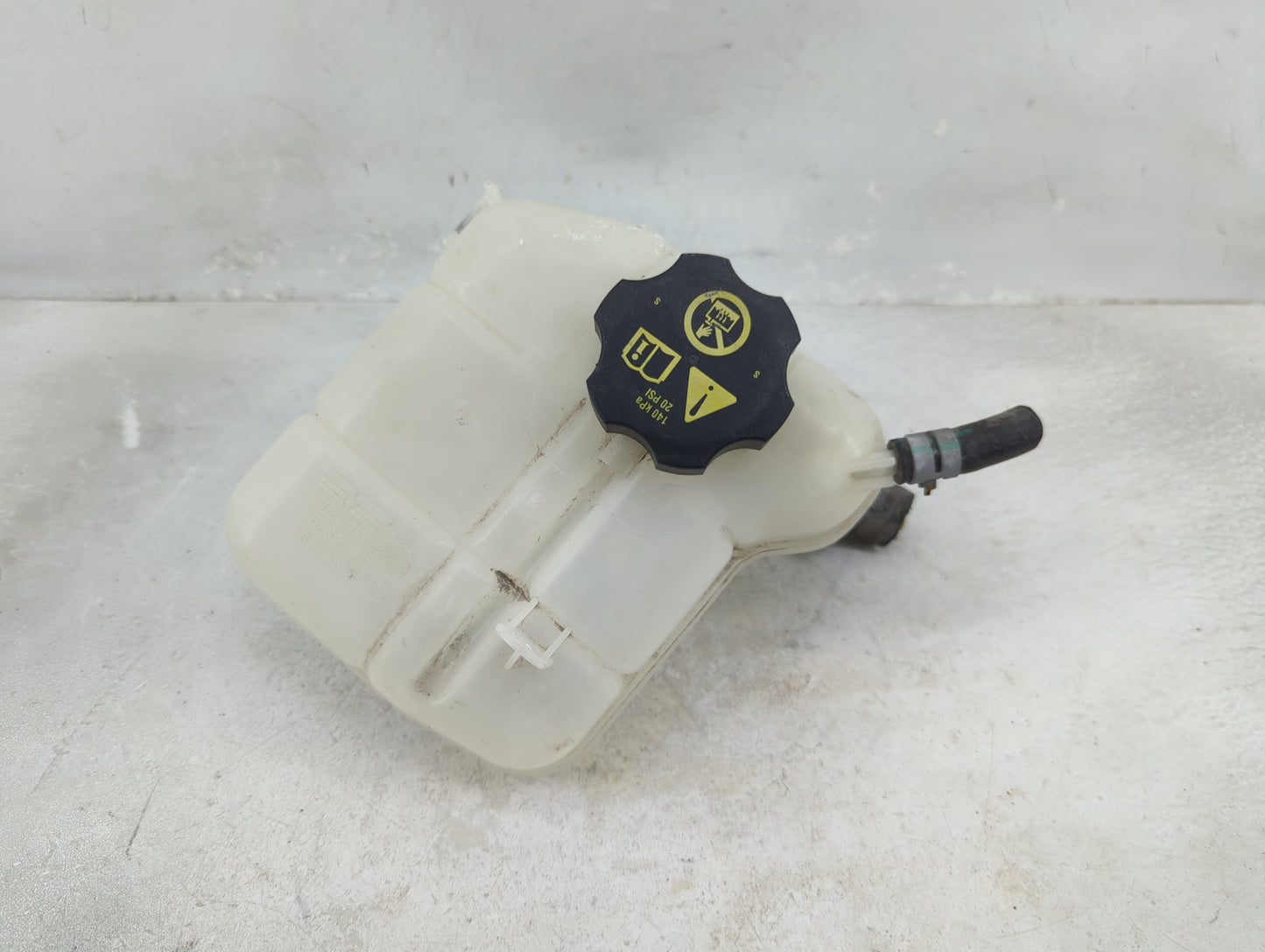 2010-2016 Buick Lacrosse Radiator Coolant Overflow Expansion Tank Bottle 1433262 - Oemusedautoparts1.com